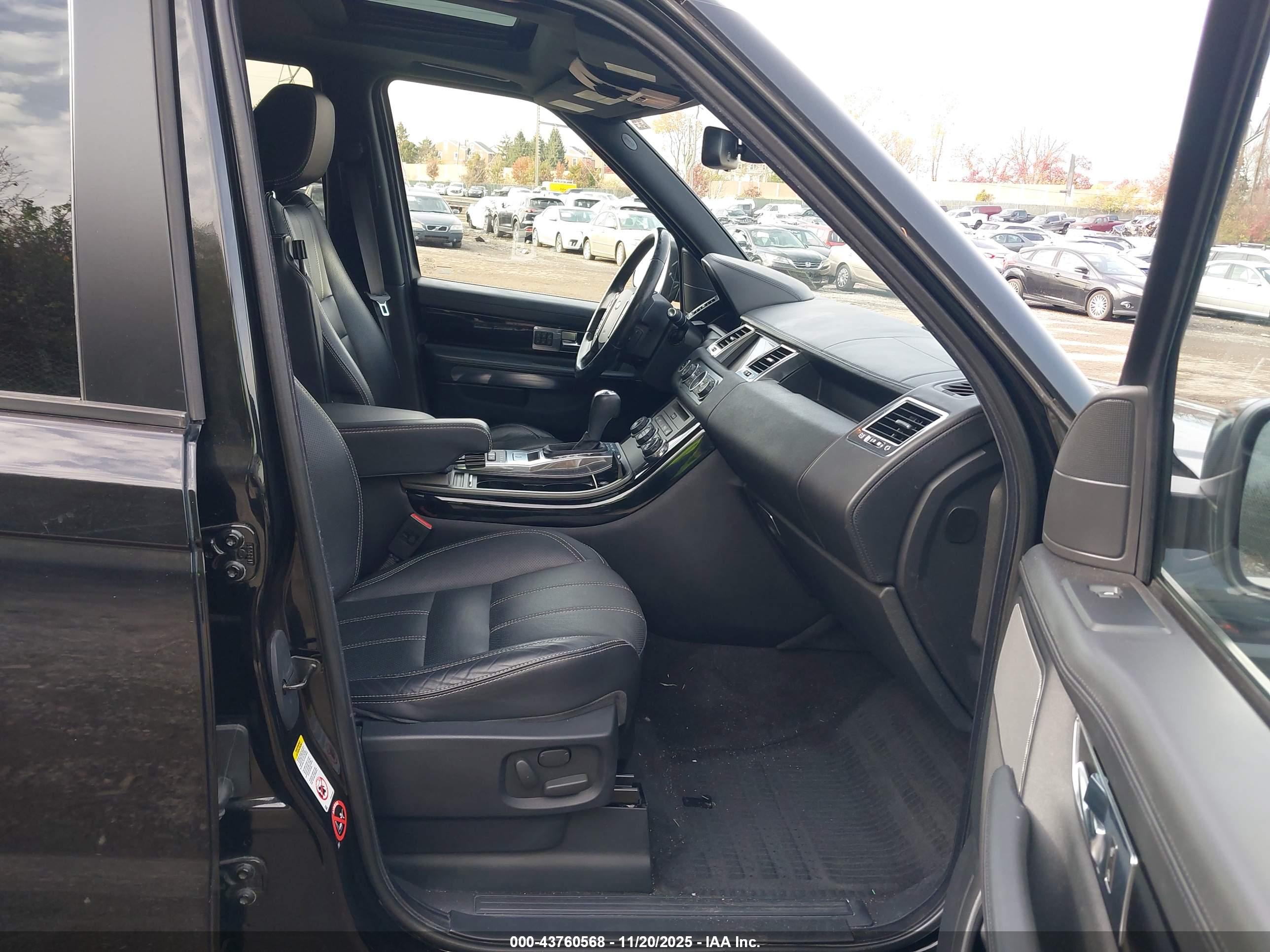 LAND ROVER image 5
