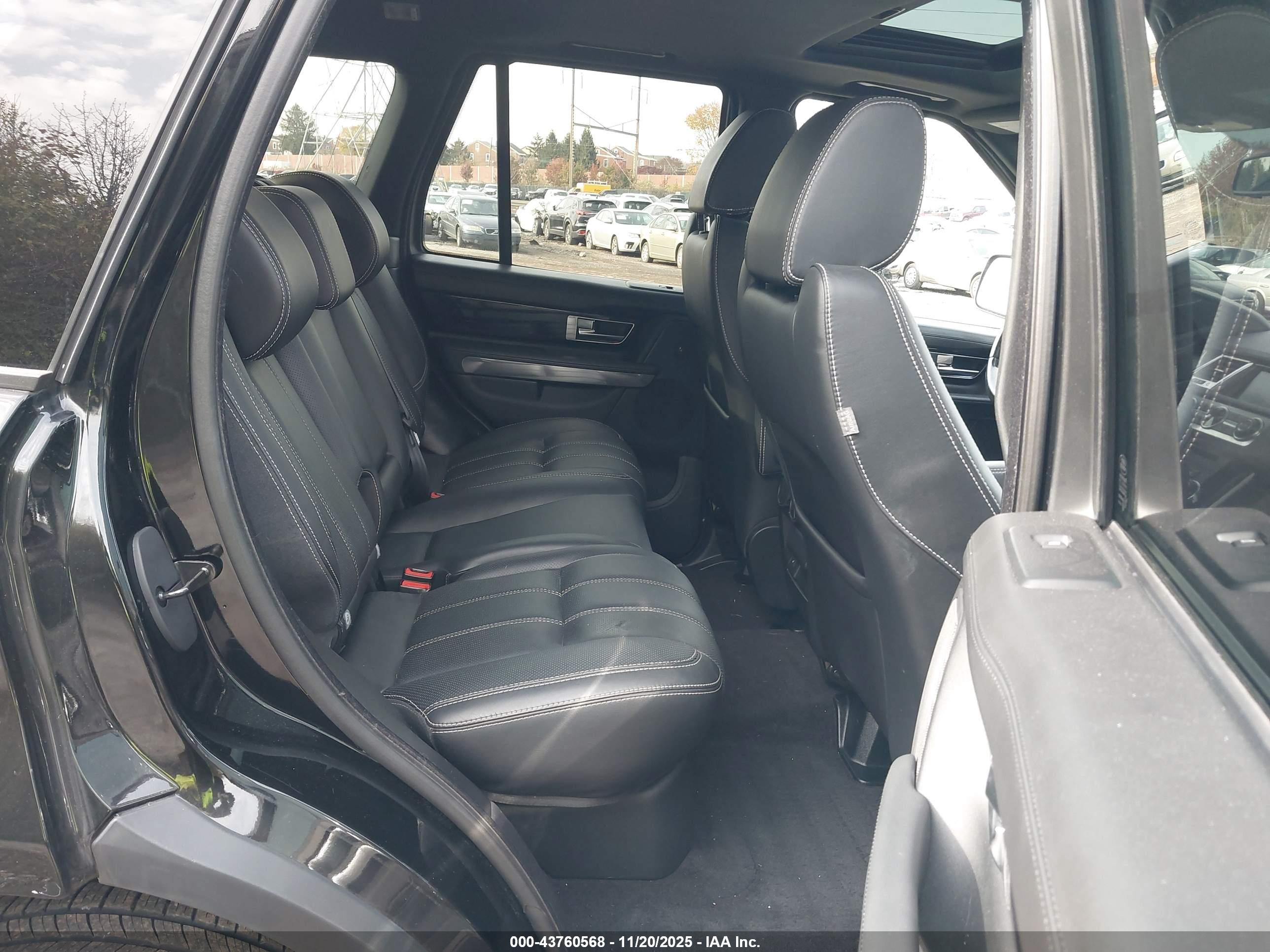 LAND ROVER image 8