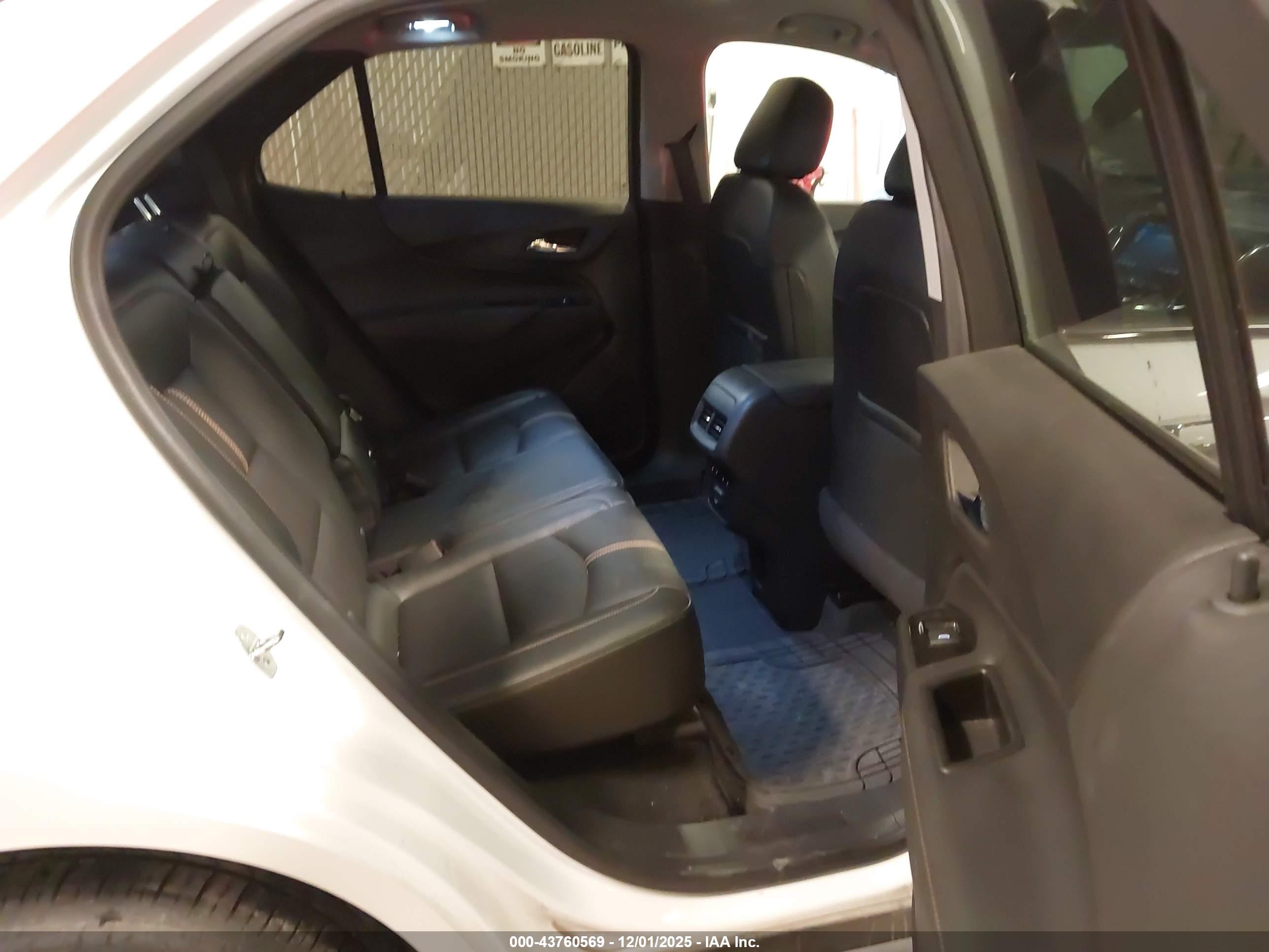 CHEVROLET EQUINOX image 8