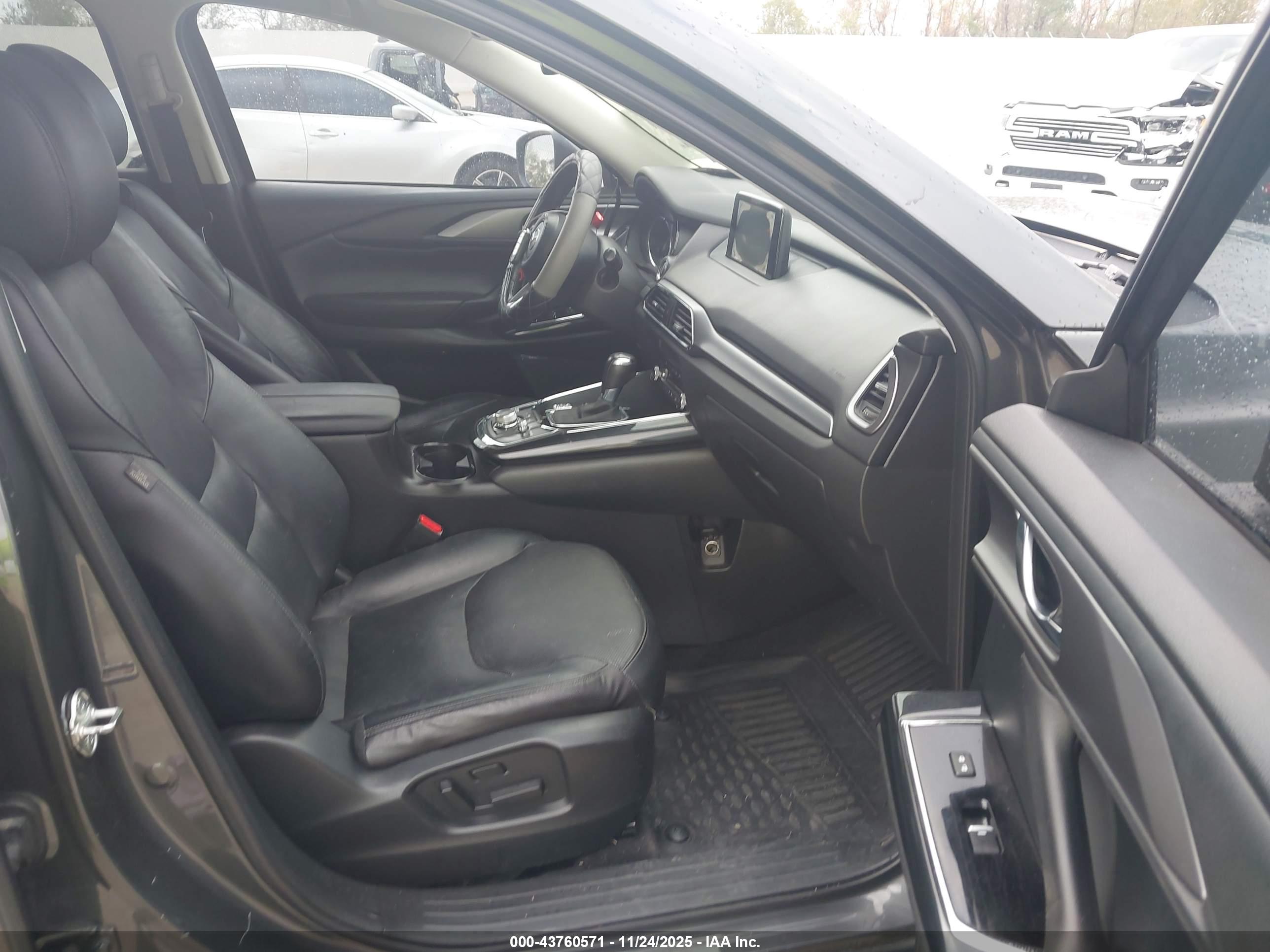 MAZDA CX-9 image 5