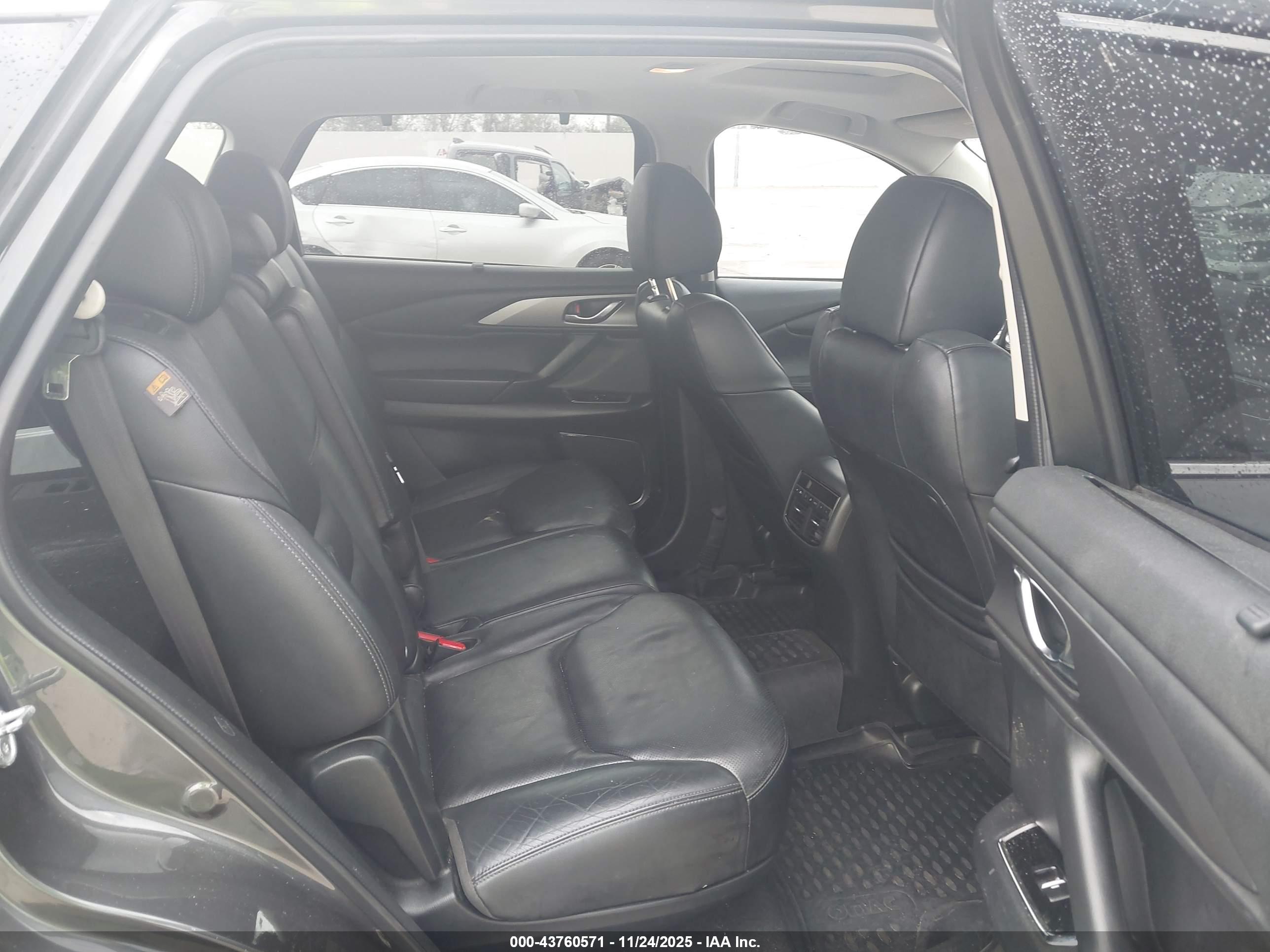 MAZDA CX-9 image 8
