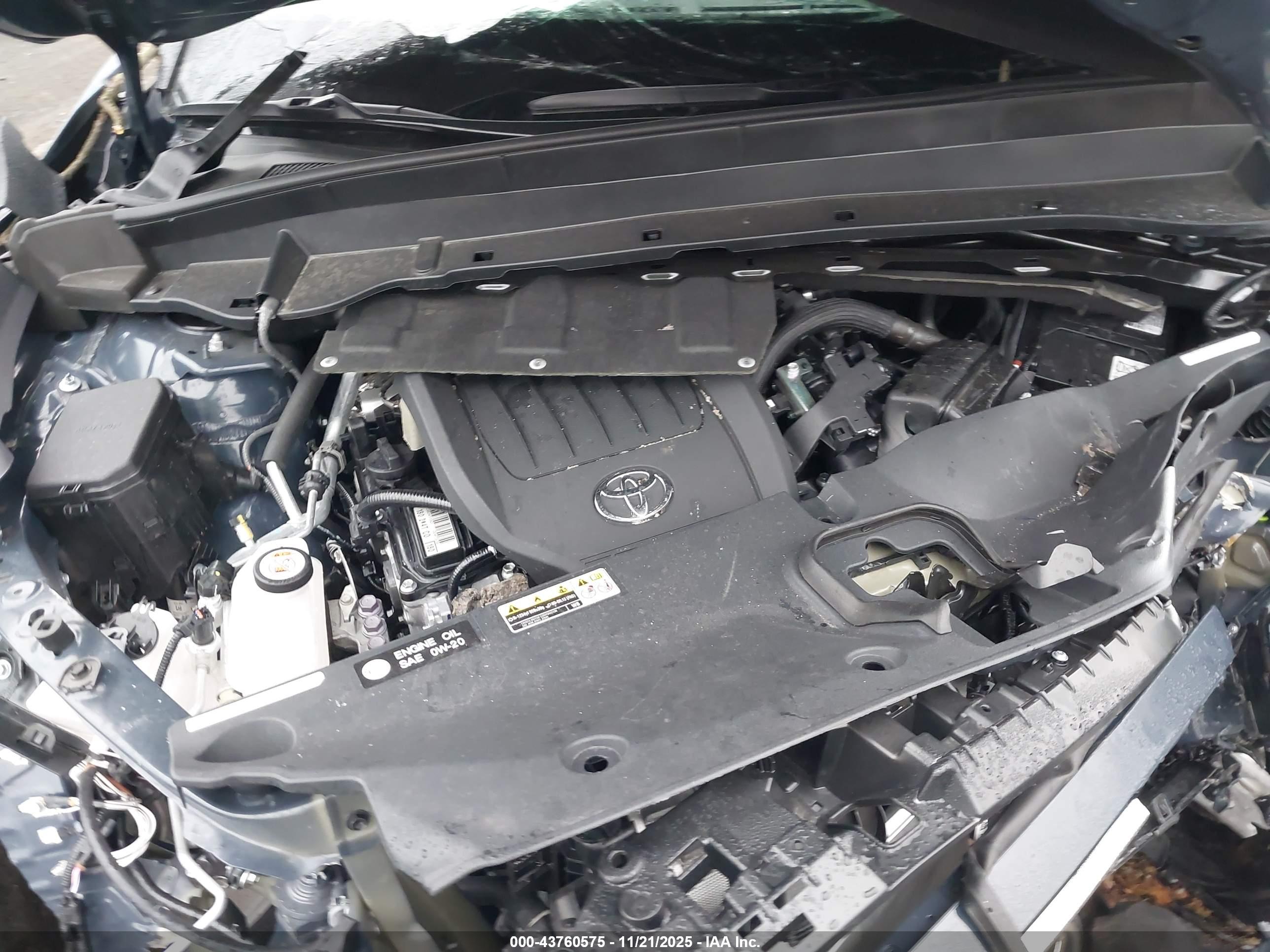 TOYOTA GRAND image 10