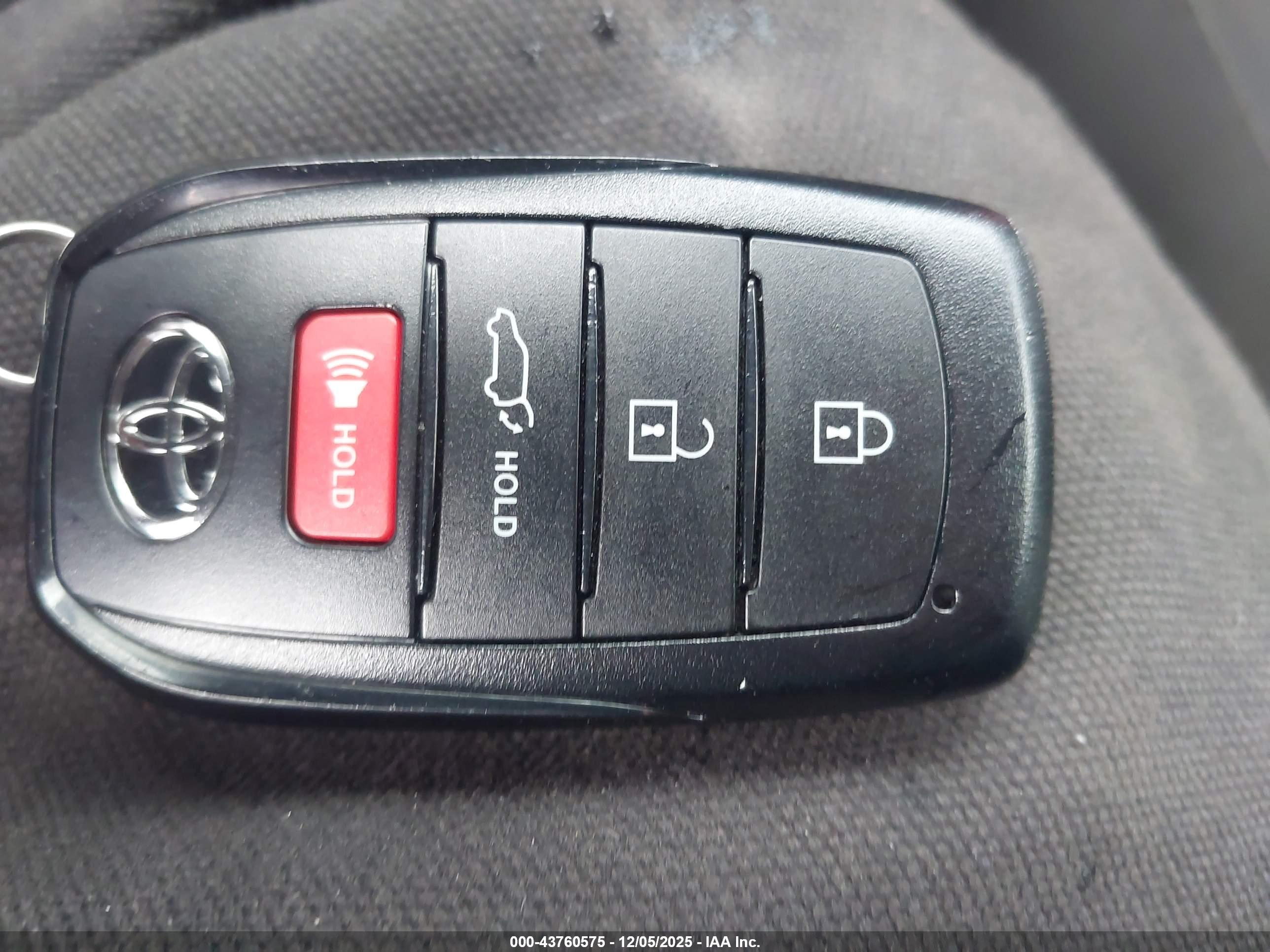 TOYOTA GRAND image 11