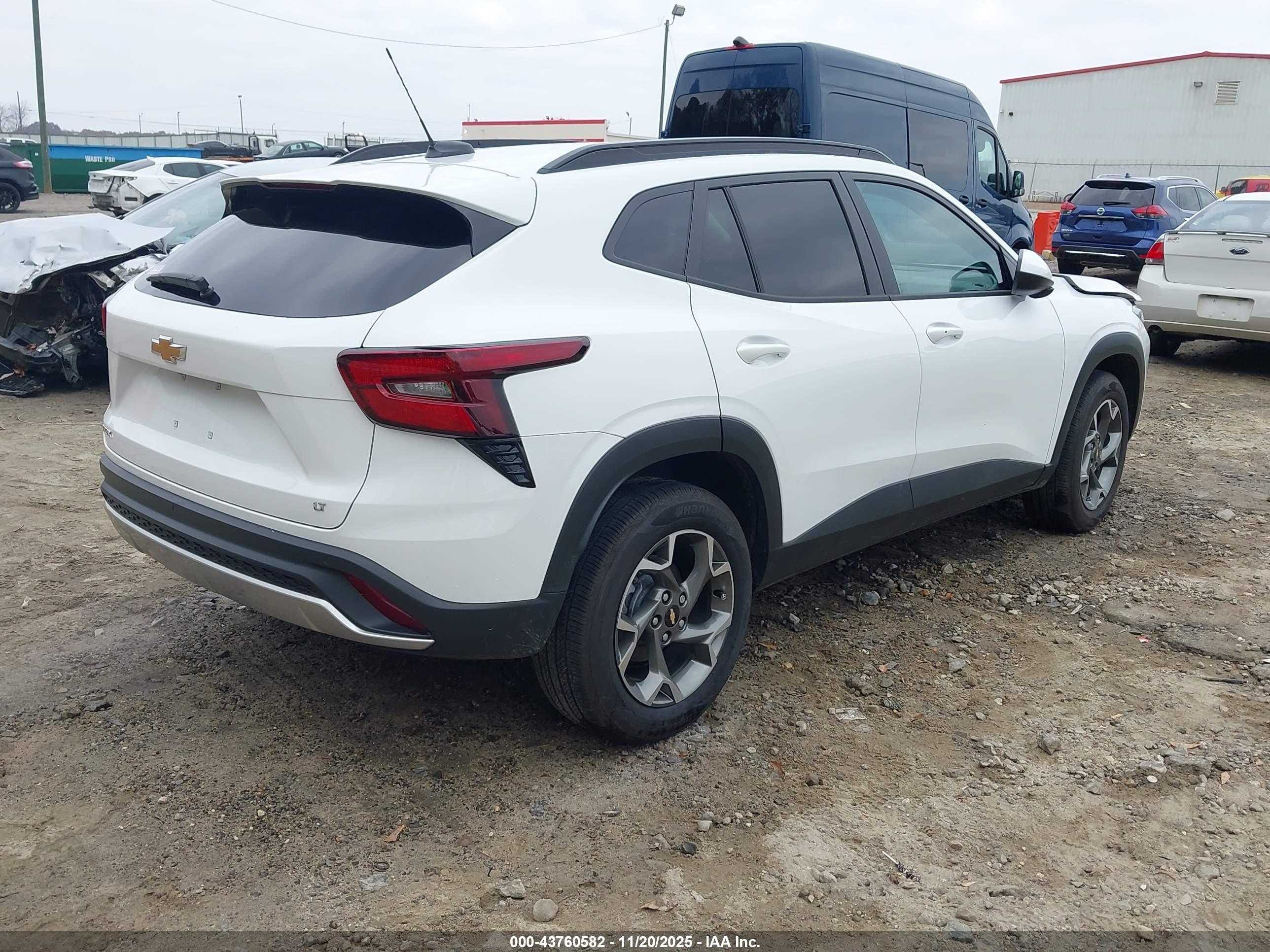 CHEVROLET TRAX image 4