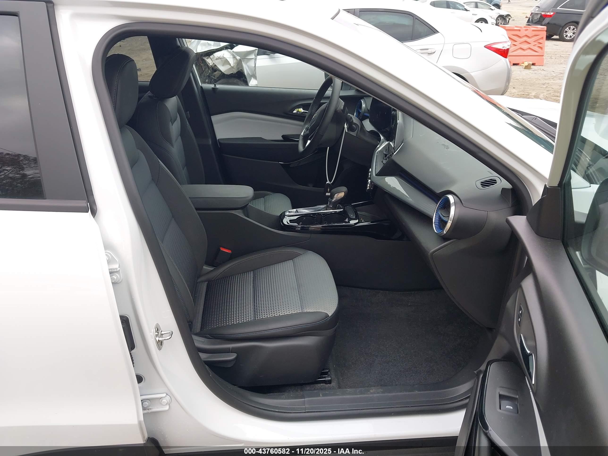 CHEVROLET TRAX image 5
