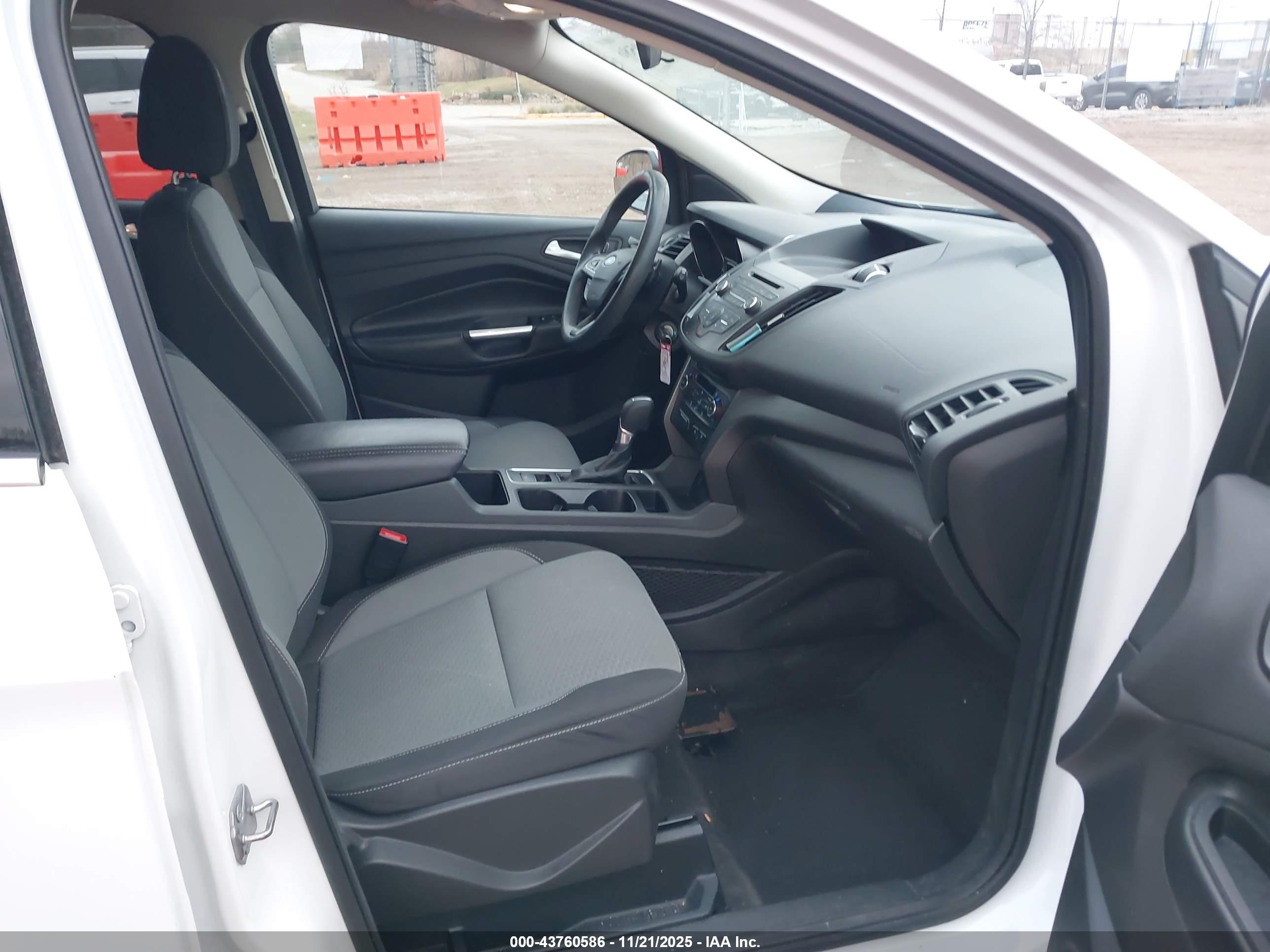 FORD ESCAPE image 5