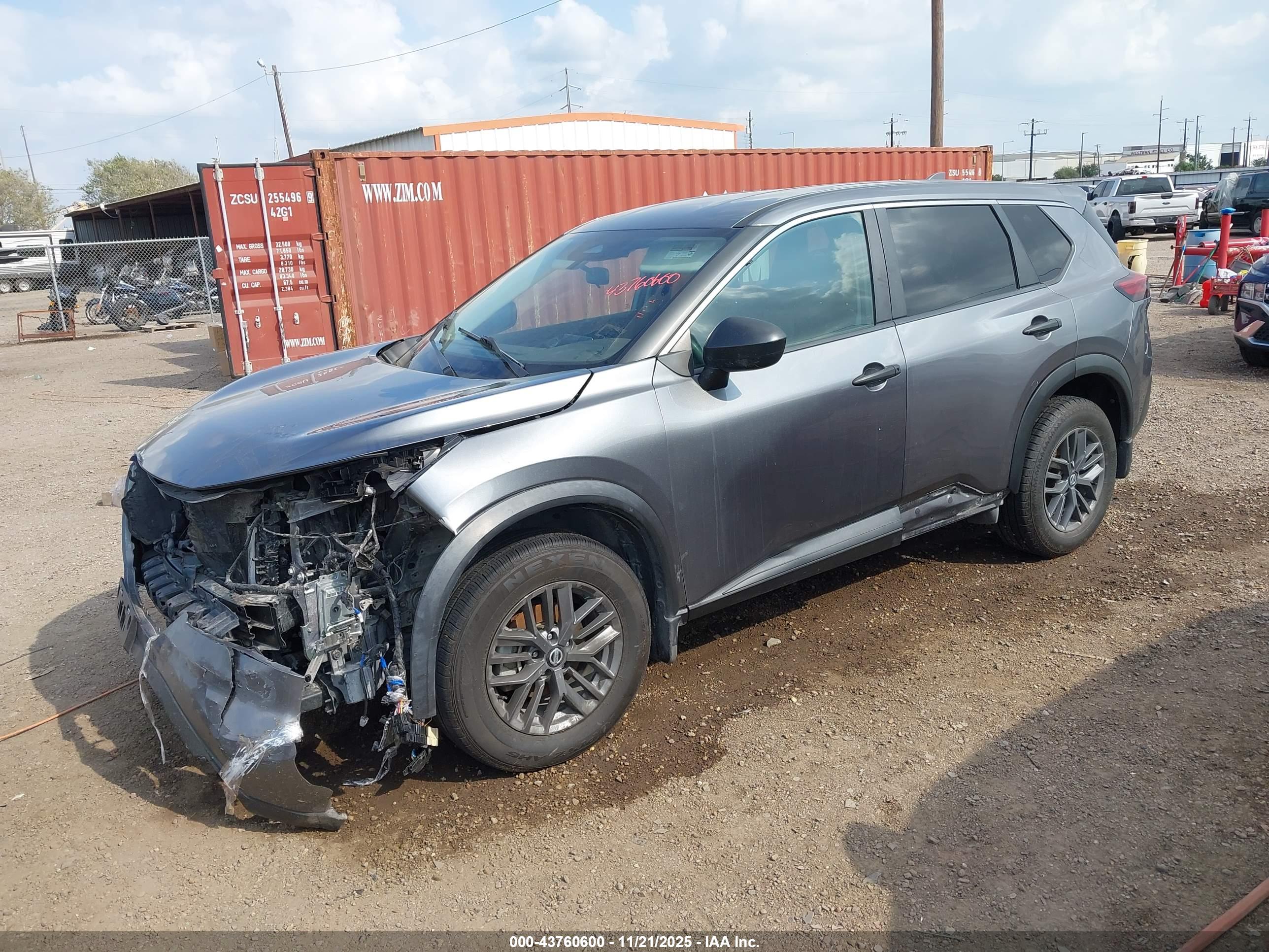 NISSAN ROGUE image 2