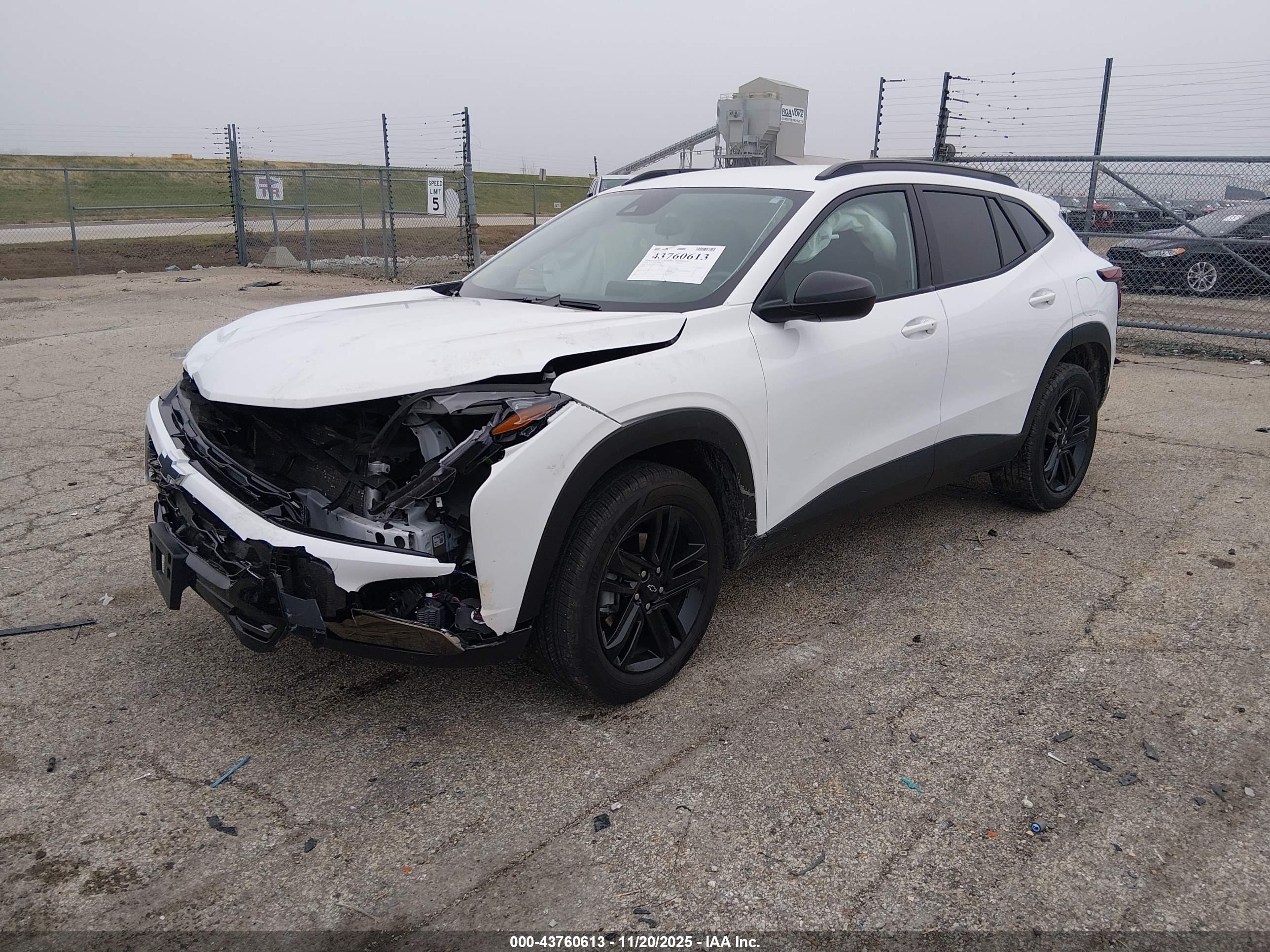 CHEVROLET TRAX image 2