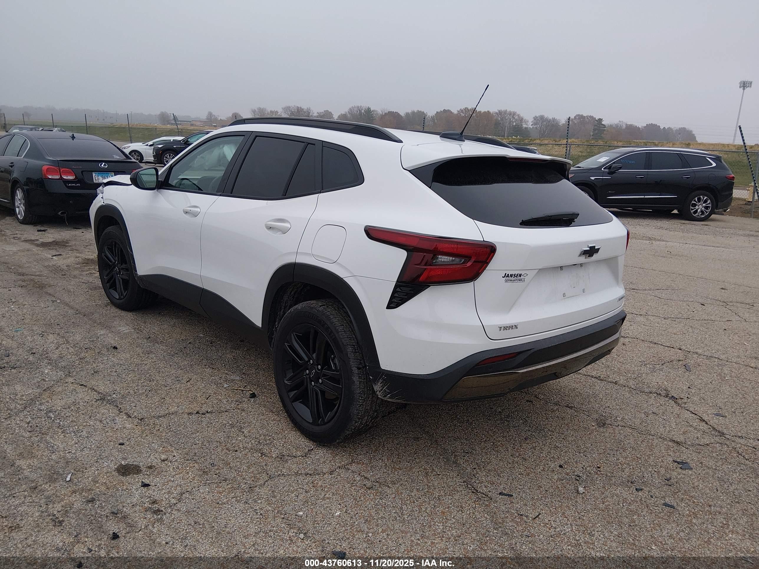 CHEVROLET TRAX image 3