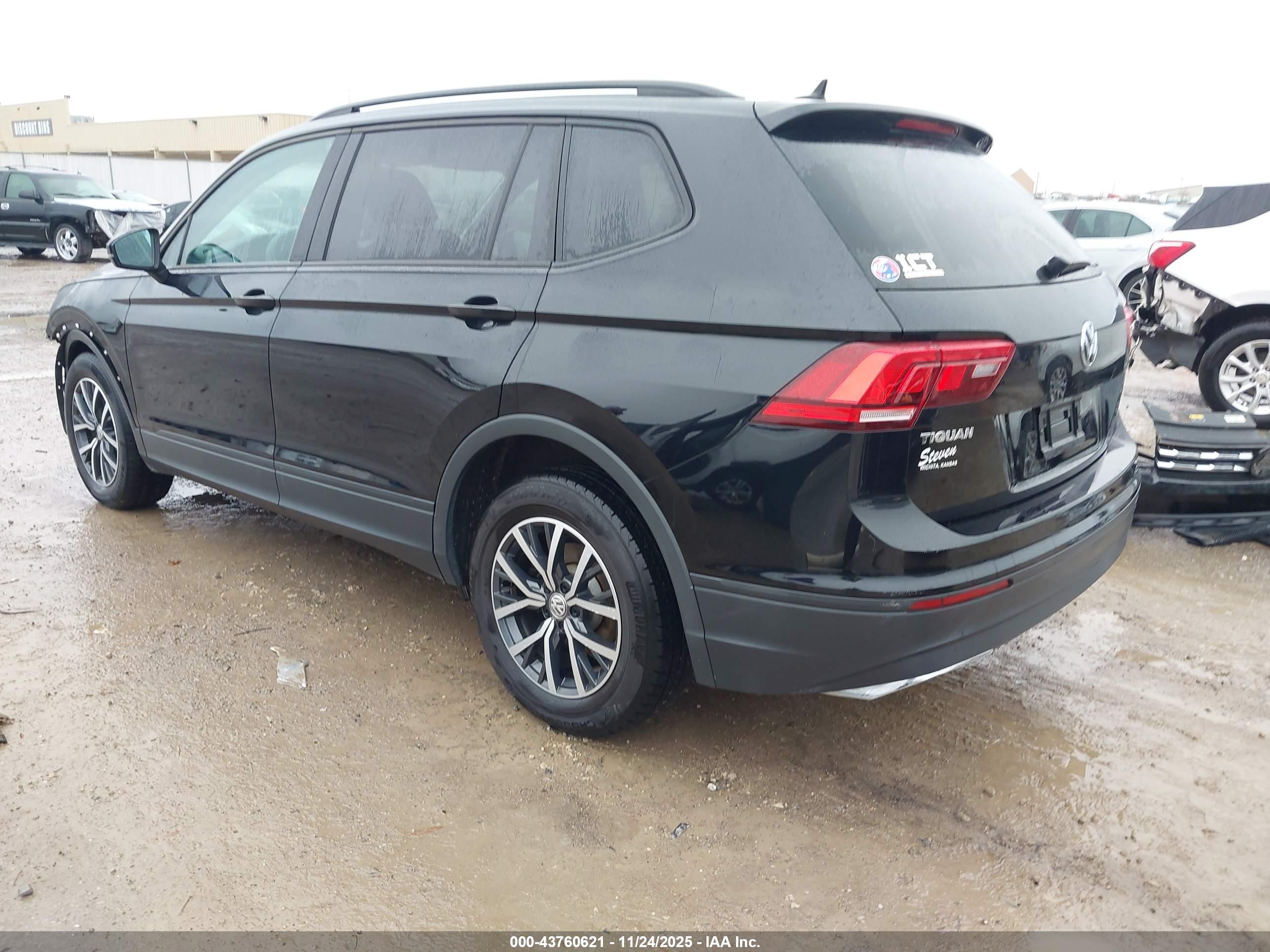 VOLKSWAGEN TIGUAN image 3