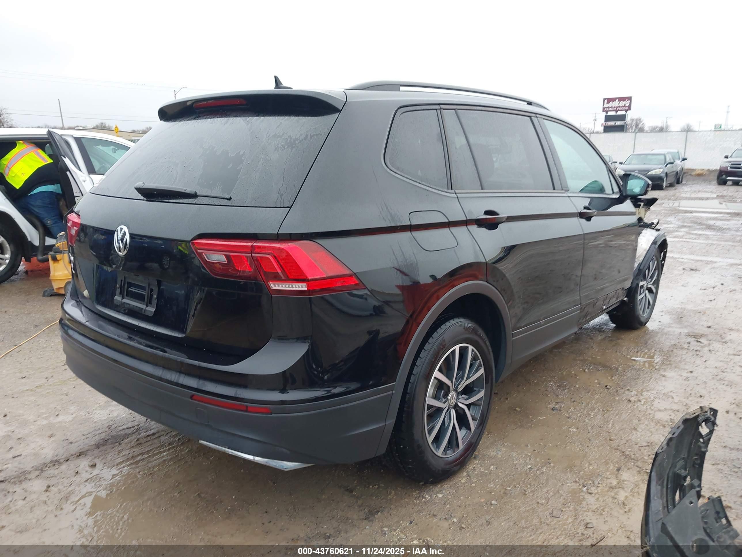 VOLKSWAGEN TIGUAN image 4