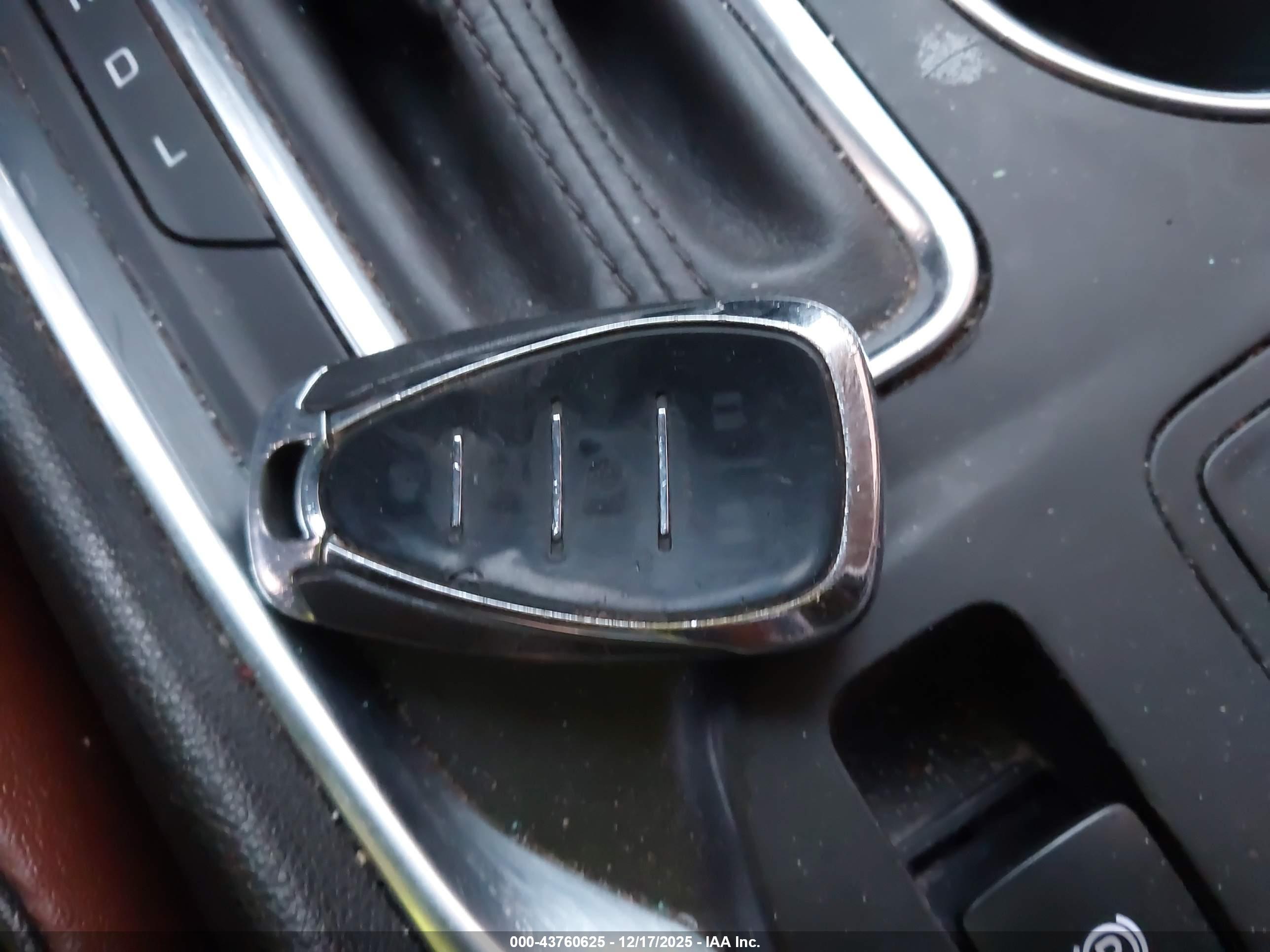 CHEVROLET TRAVERSE image 11