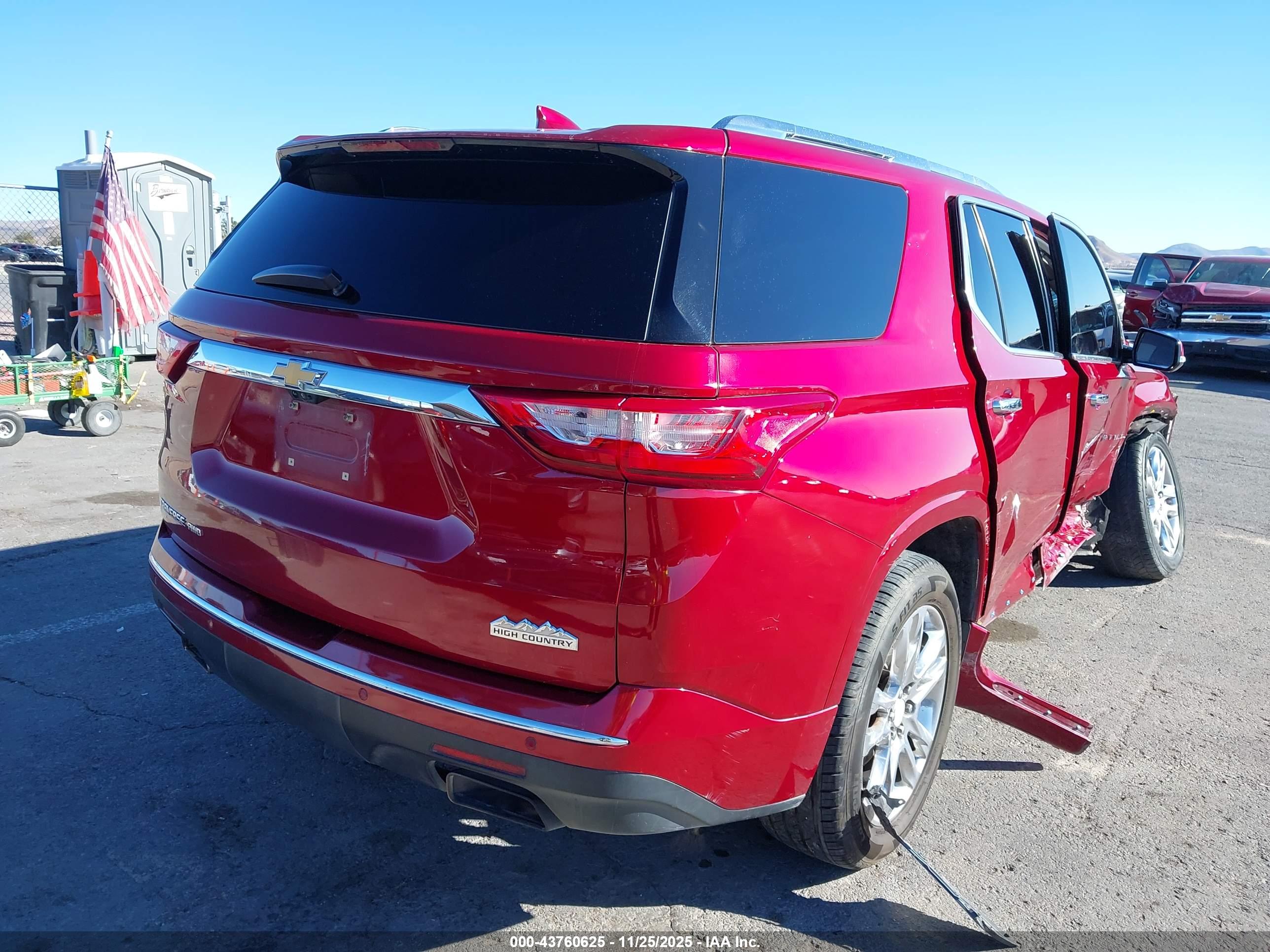 CHEVROLET TRAVERSE image 4