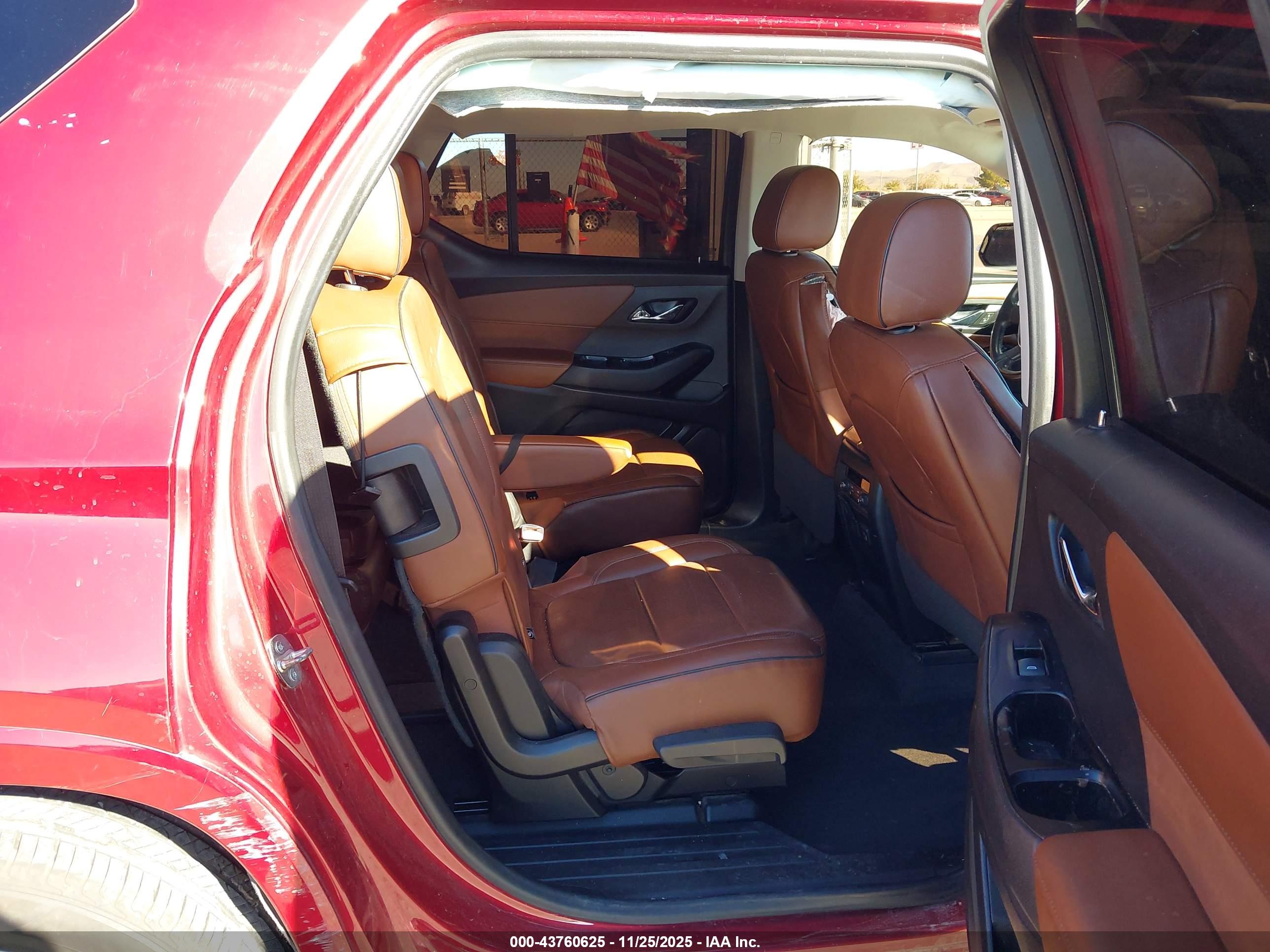 CHEVROLET TRAVERSE image 8