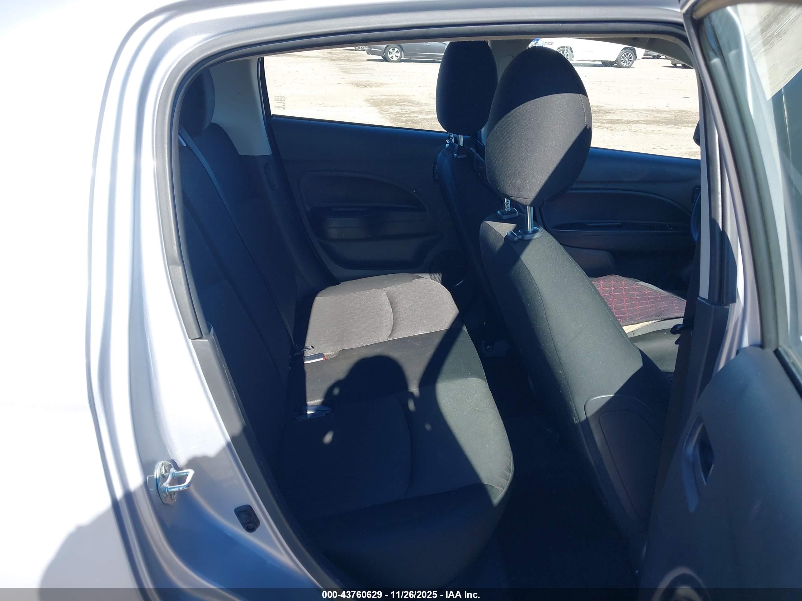 MITSUBISHI MIRAGE image 8