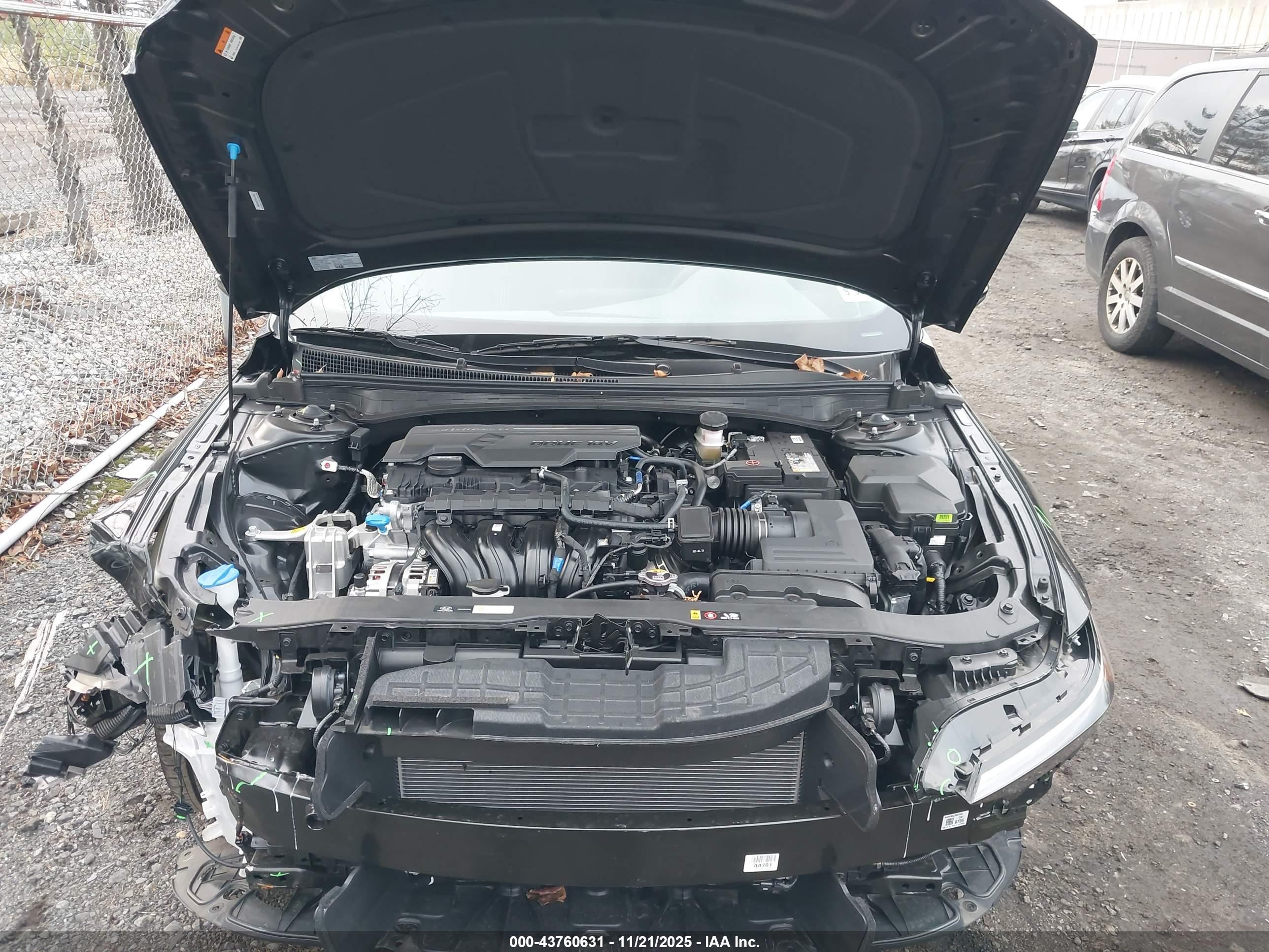 HYUNDAI ELANTRA image 10