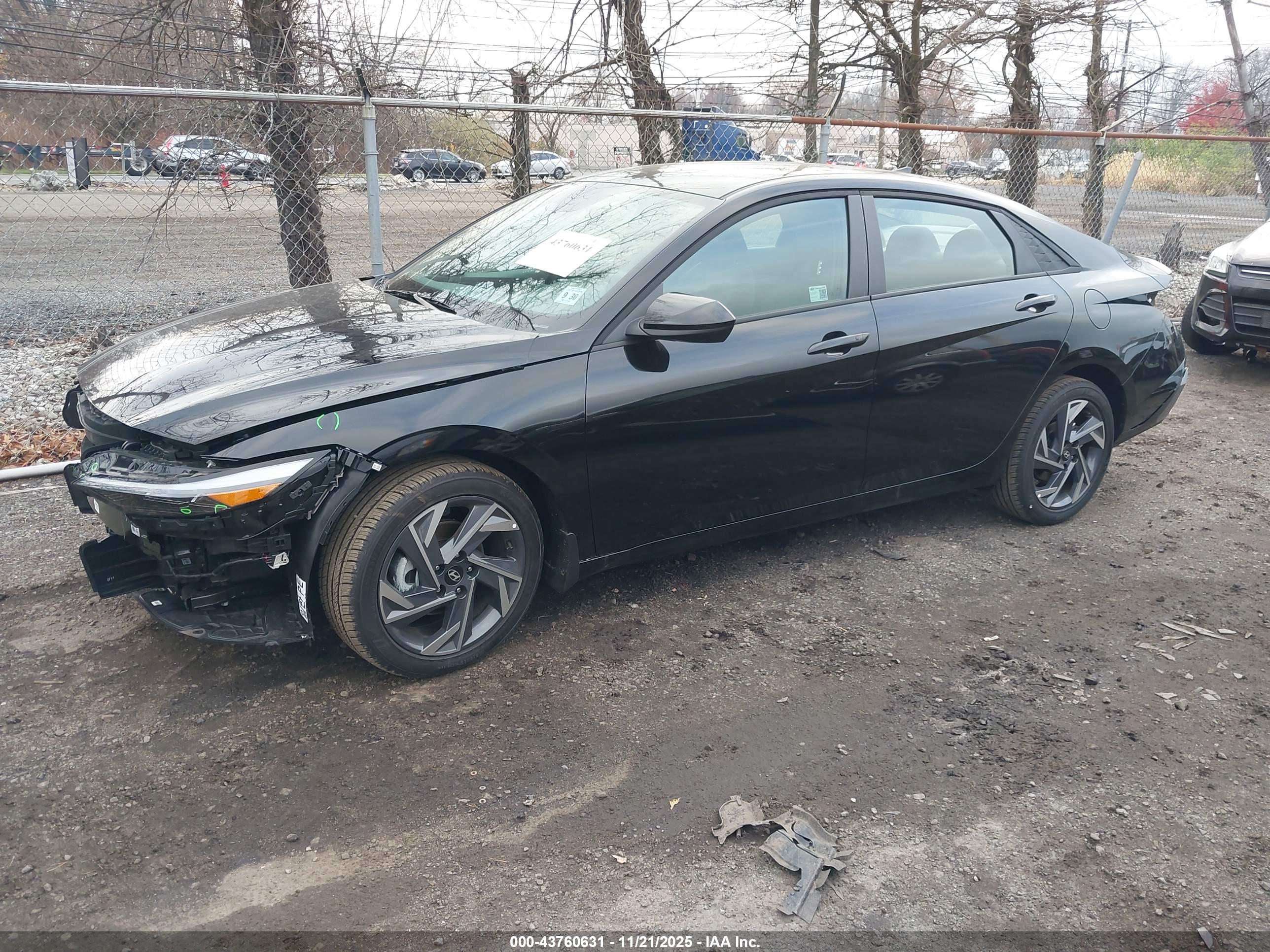 HYUNDAI ELANTRA image 2