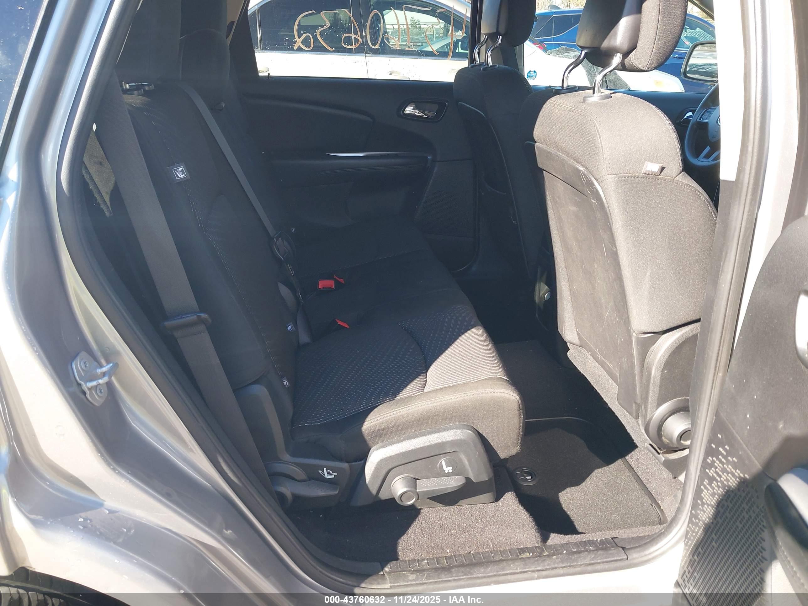 DODGE JOURNEY image 8