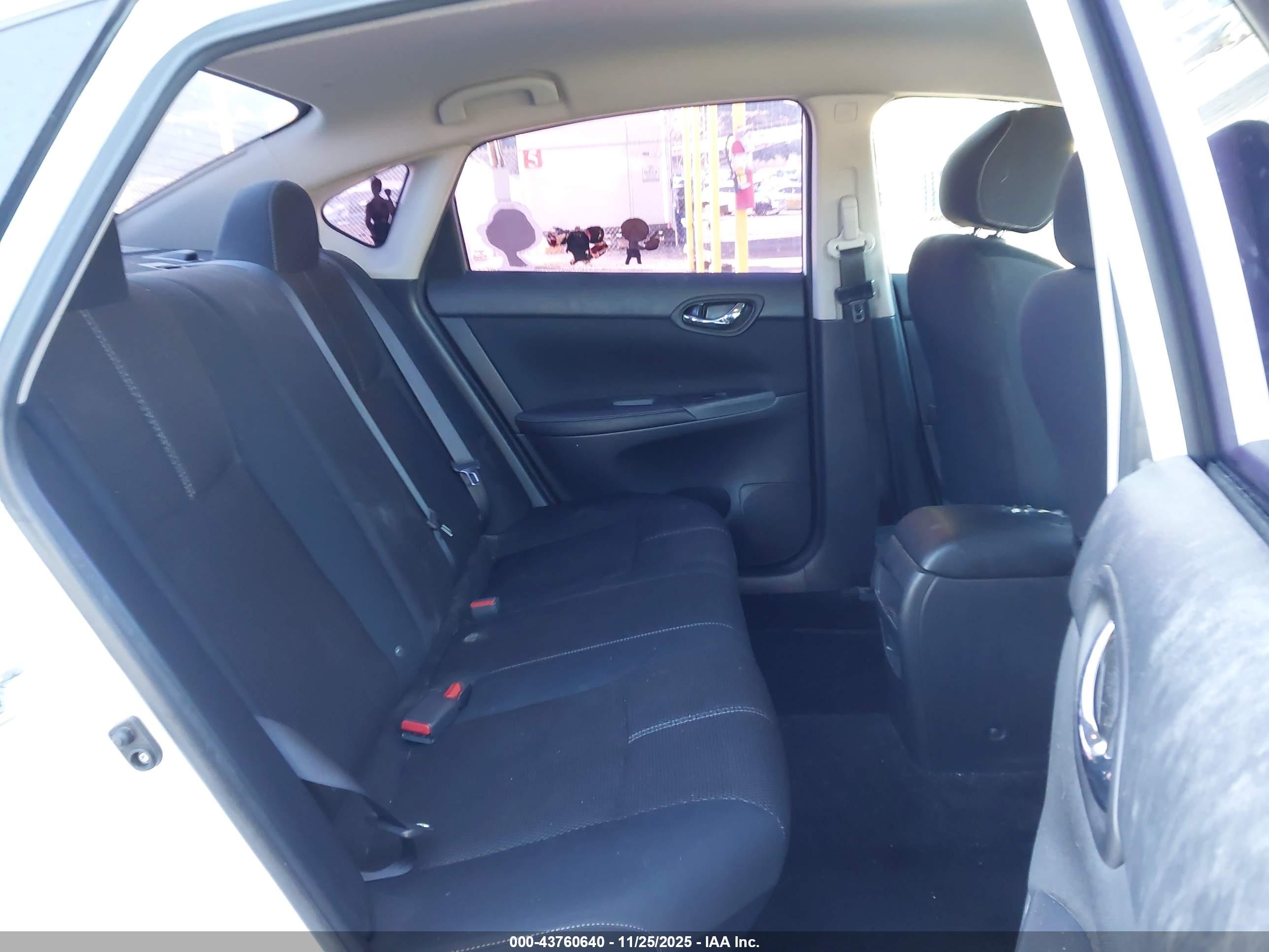 NISSAN SENTRA image 8
