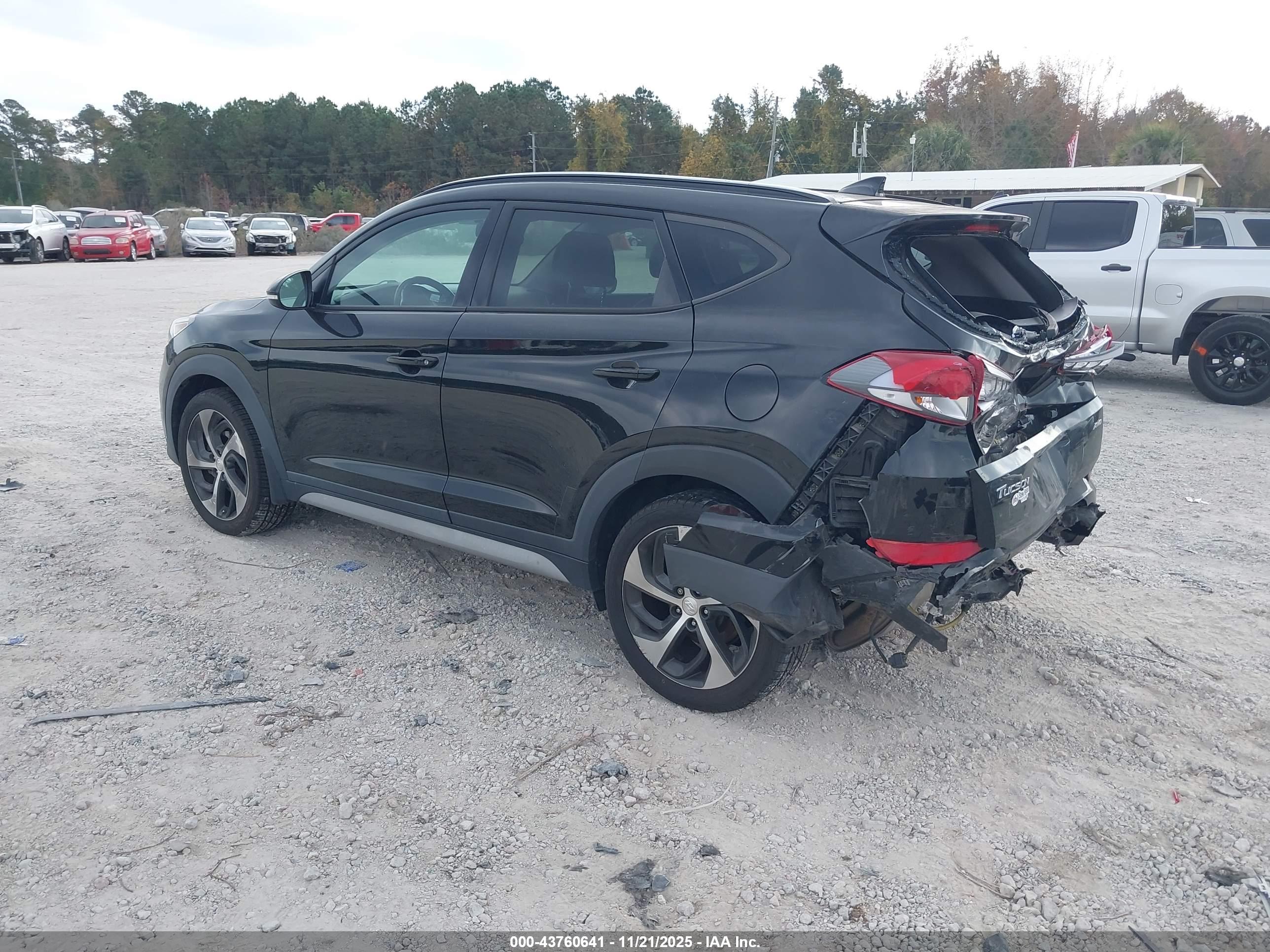 HYUNDAI TUCSON image 3