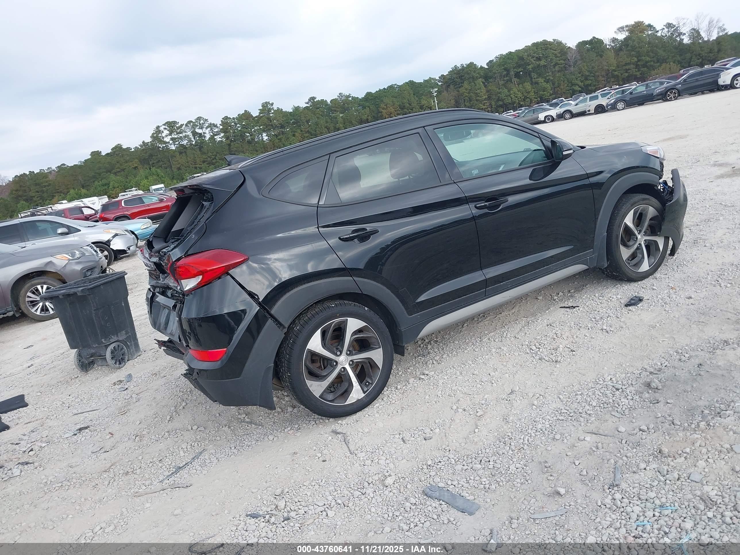 HYUNDAI TUCSON image 4