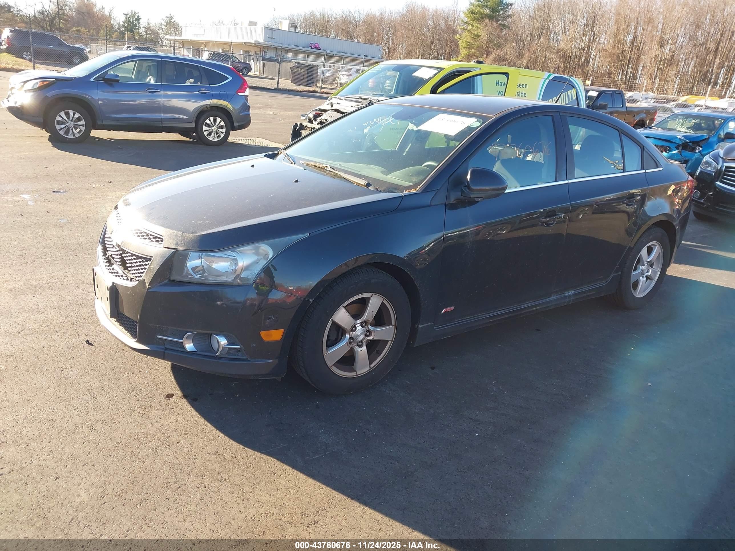 CHEVROLET CRUZE image 2