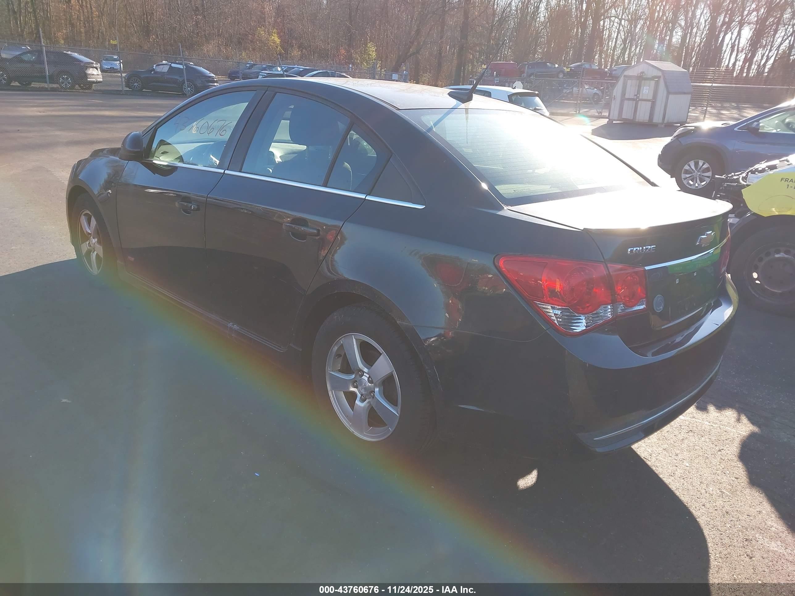 CHEVROLET CRUZE image 3