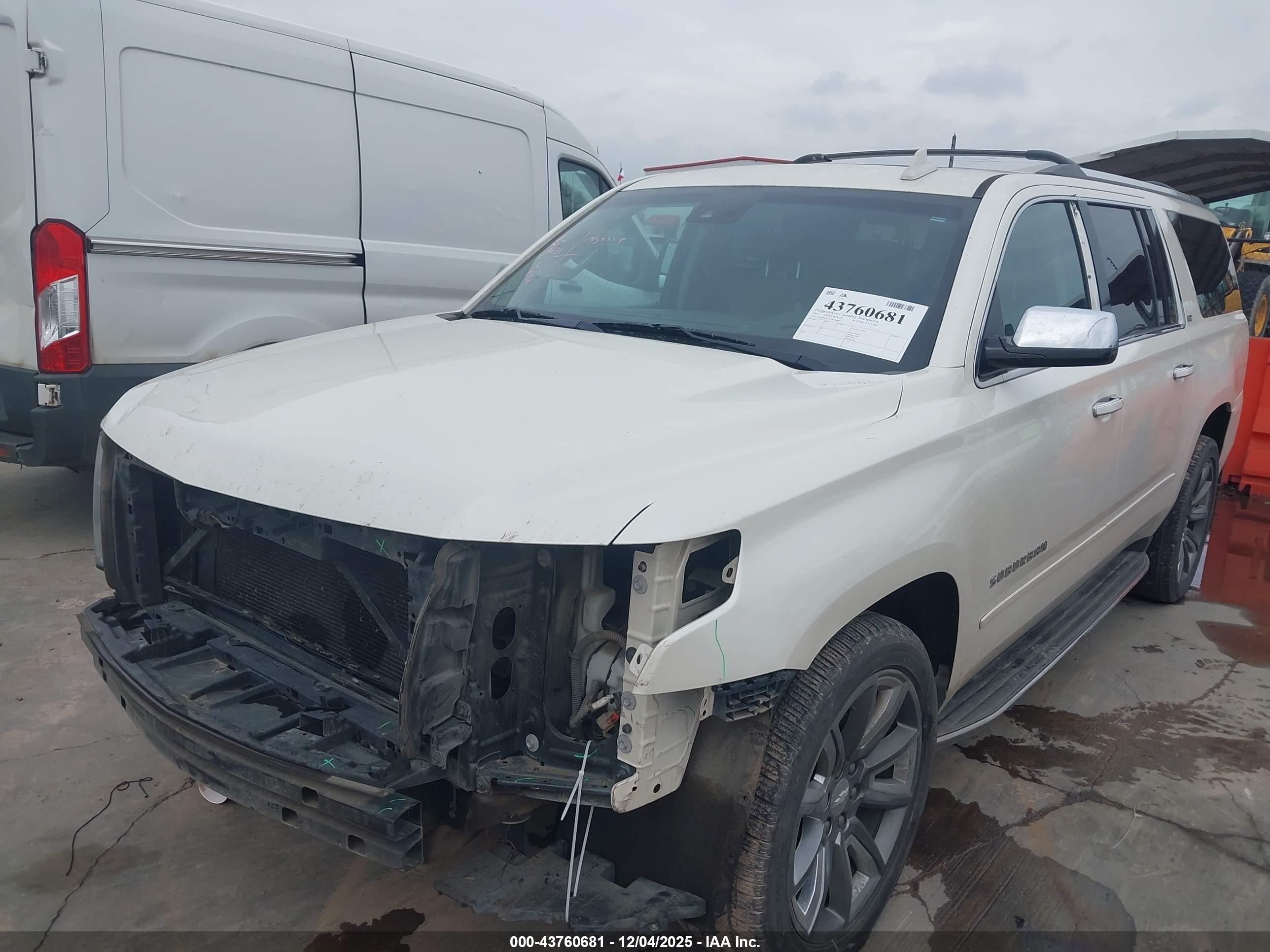 CHEVROLET SUBURBAN image 2