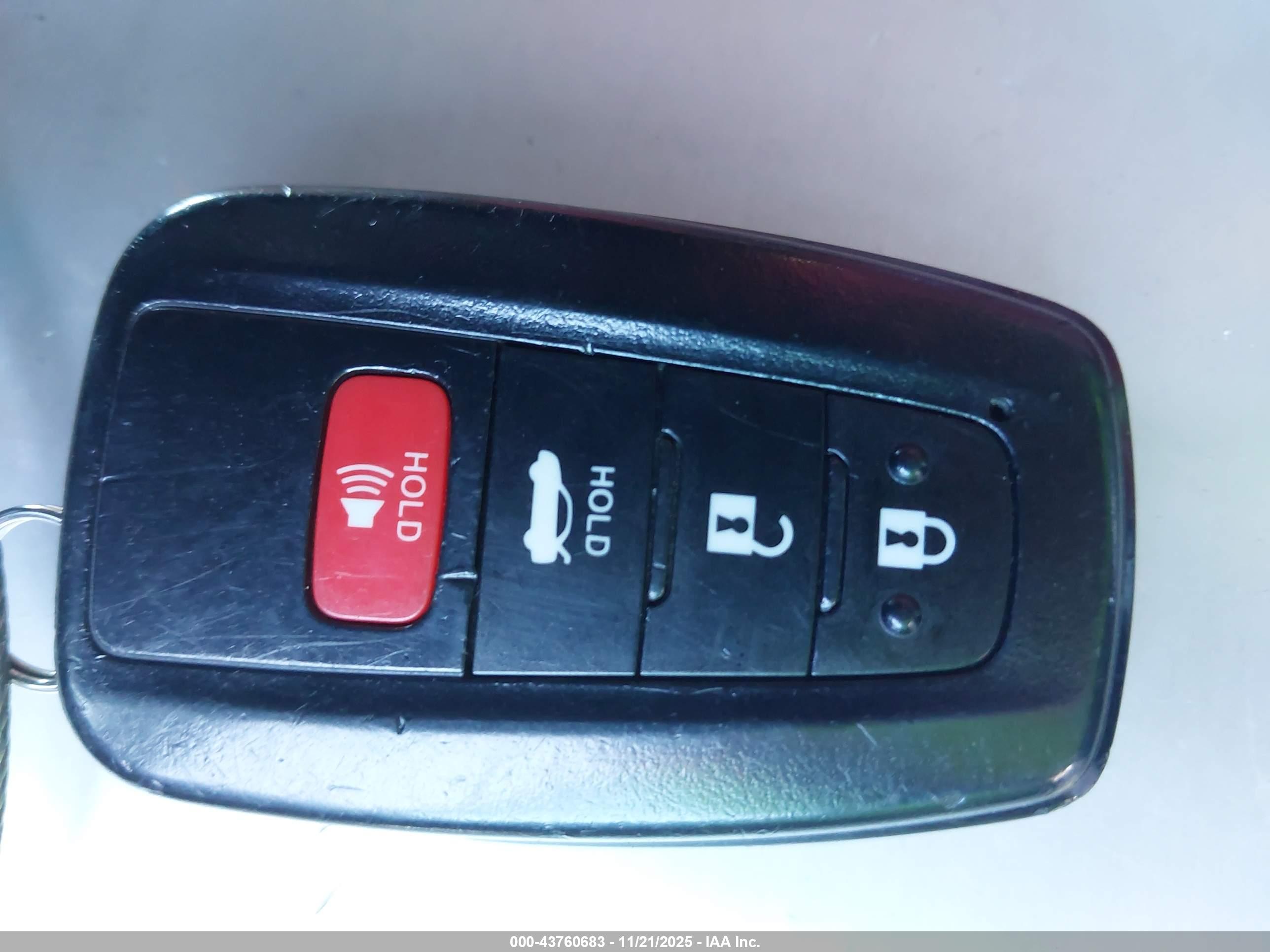 TOYOTA CAMRY image 11