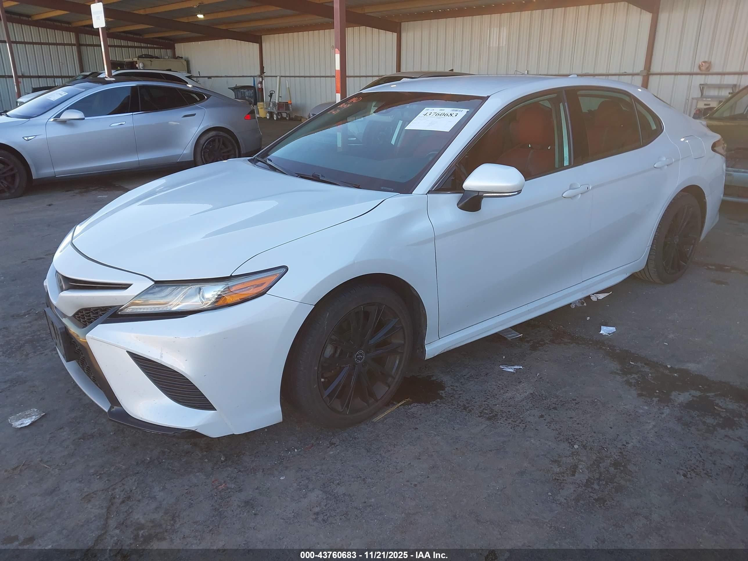 TOYOTA CAMRY image 2