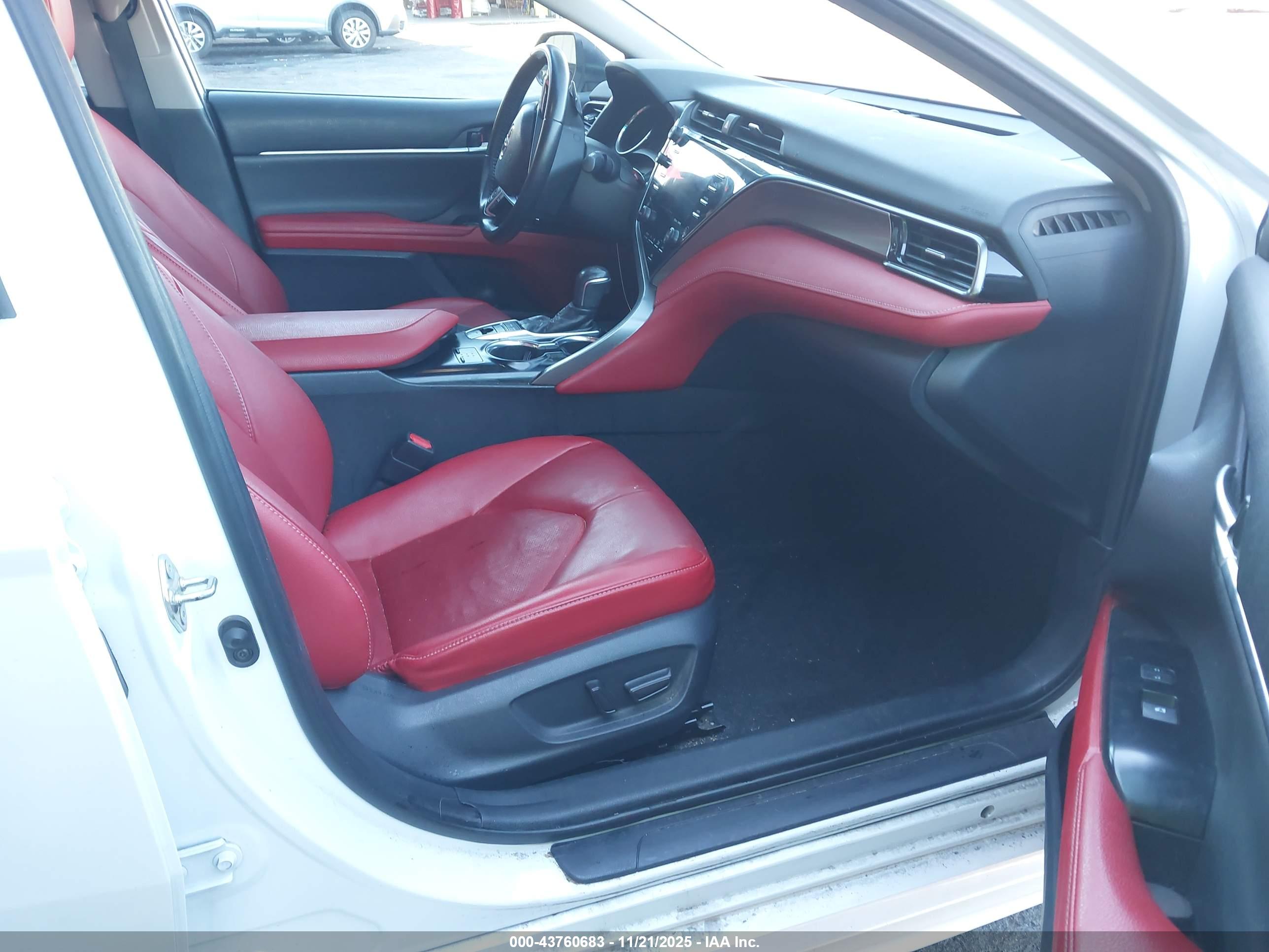 TOYOTA CAMRY image 5
