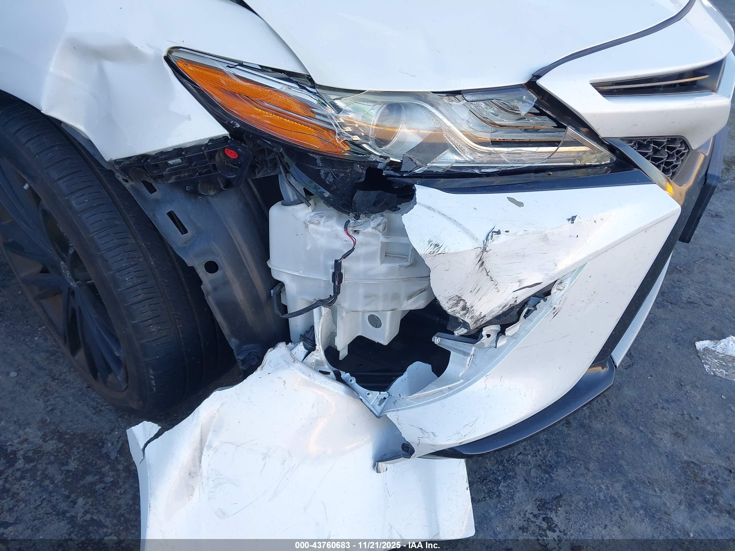 TOYOTA CAMRY image 6