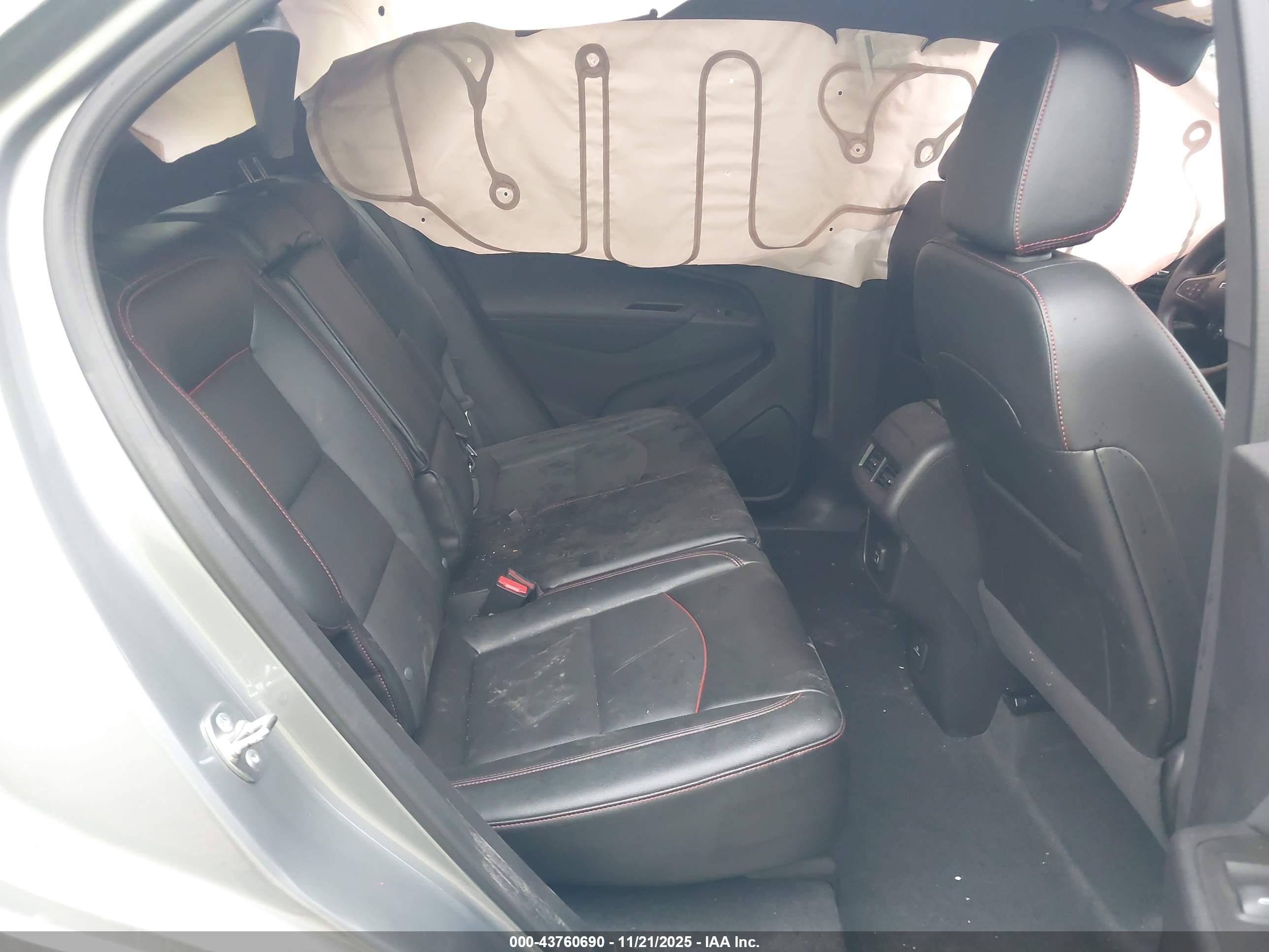CHEVROLET EQUINOX image 8