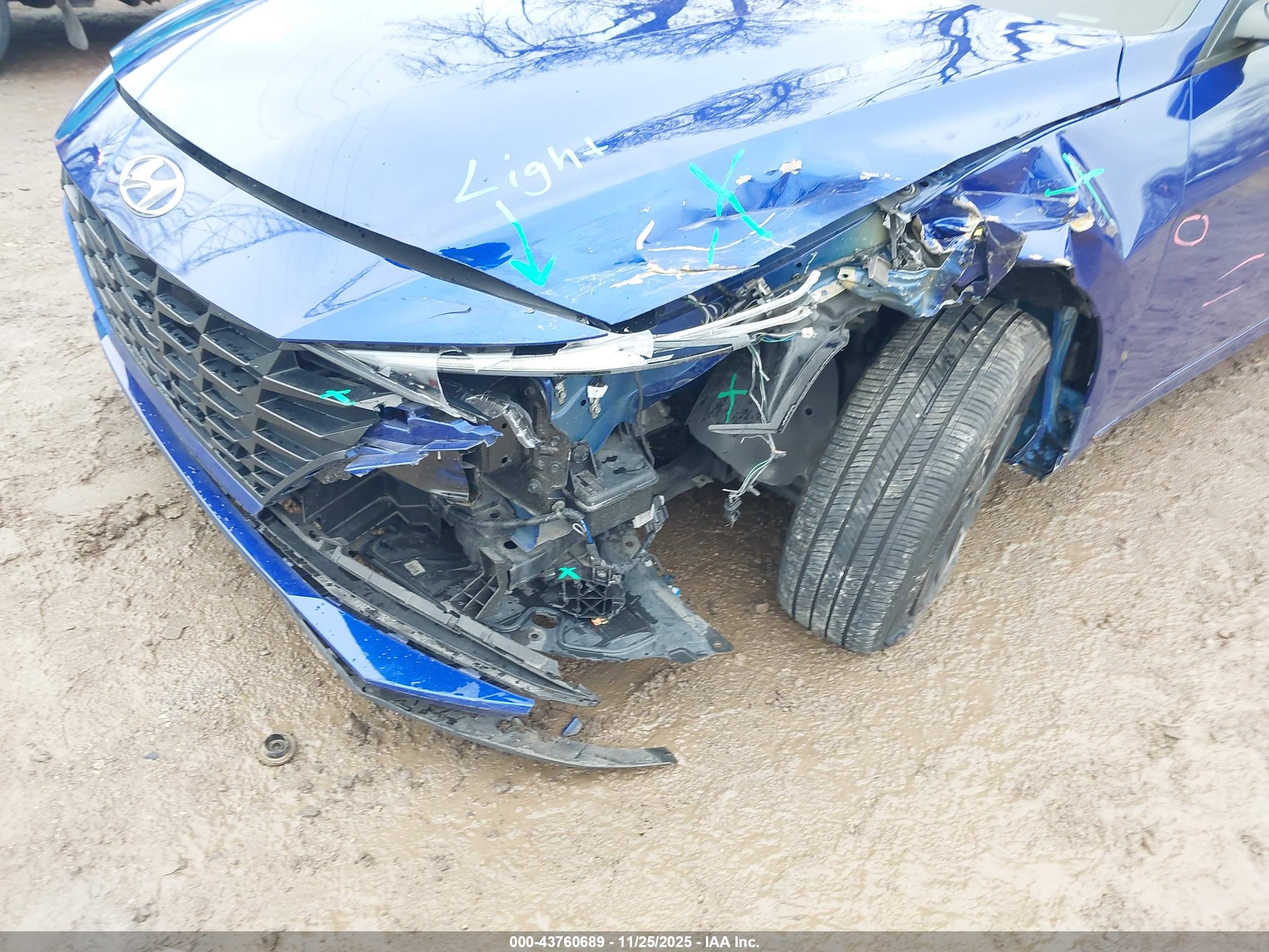 HYUNDAI ELANTRA image 6