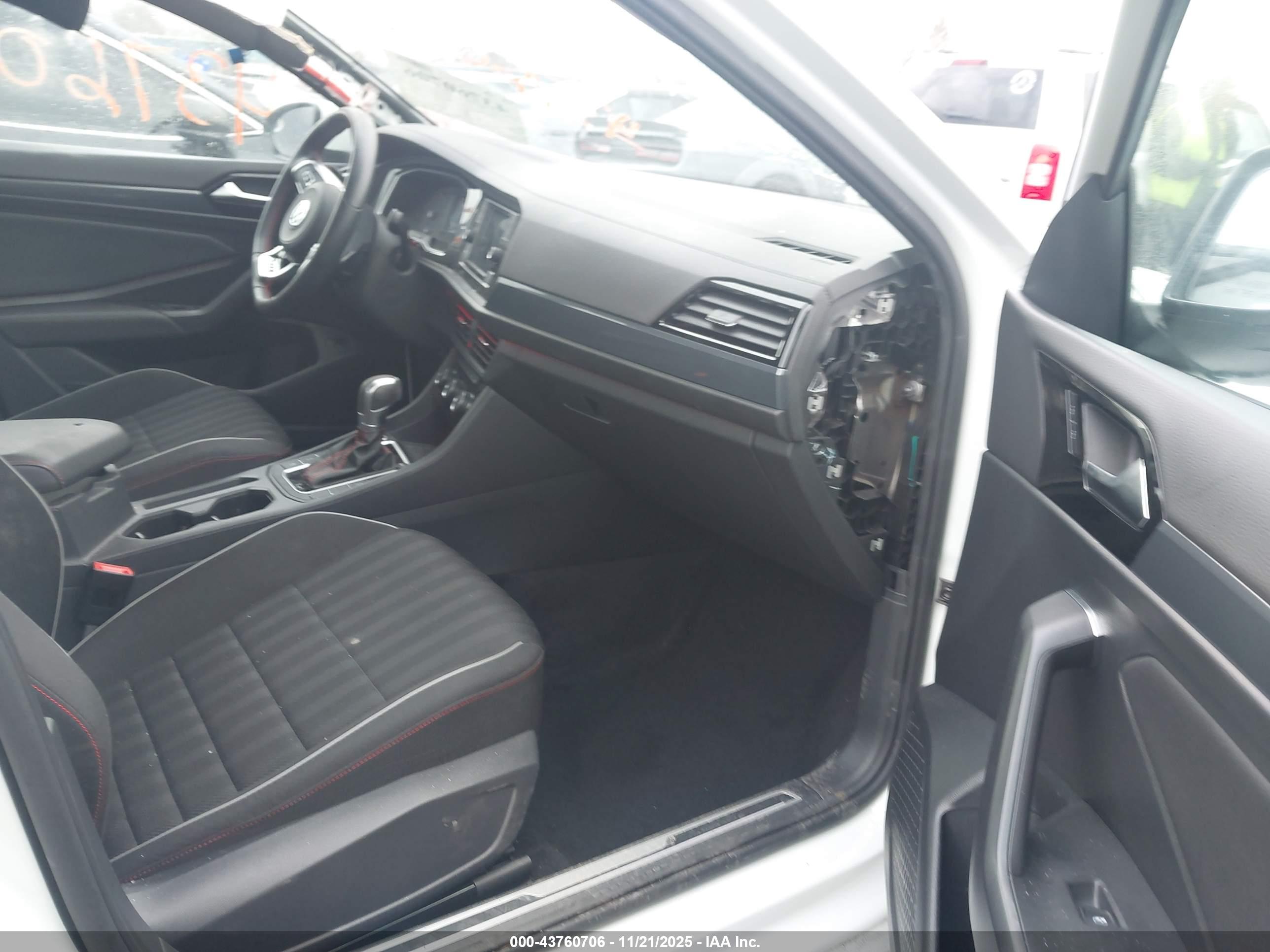 VOLKSWAGEN JETTA image 5