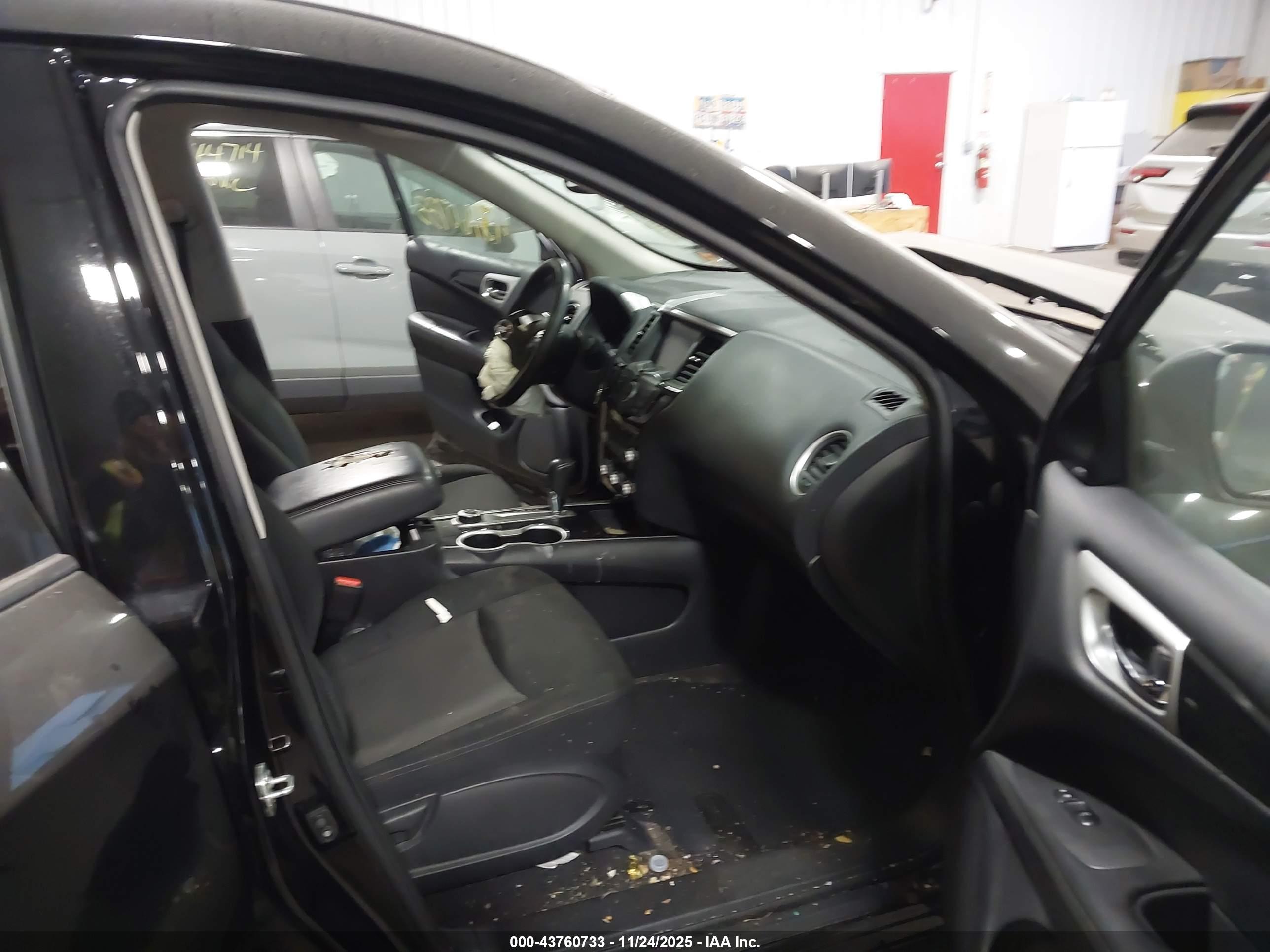 NISSAN PATHFINDER image 5