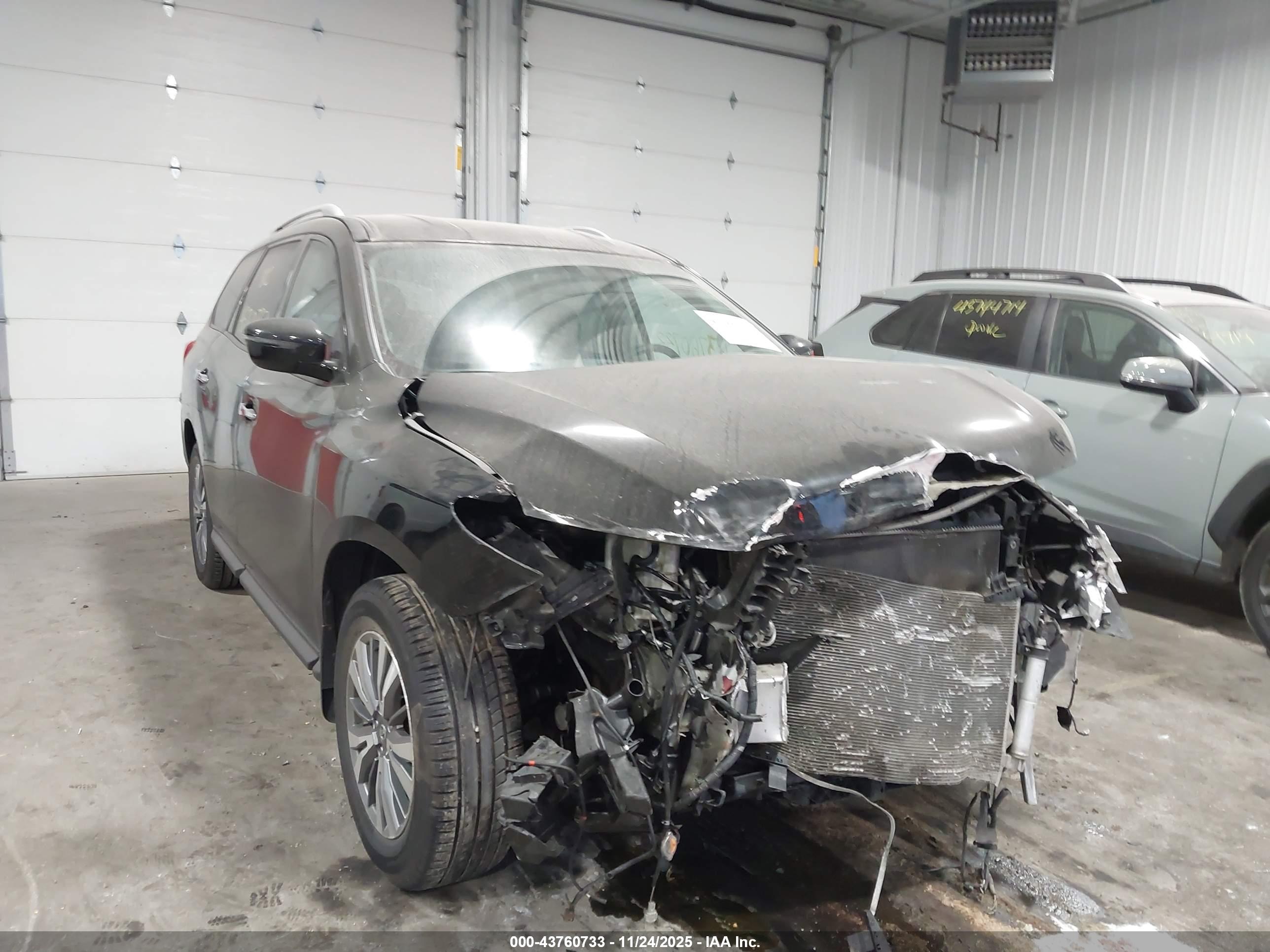 NISSAN PATHFINDER image 6