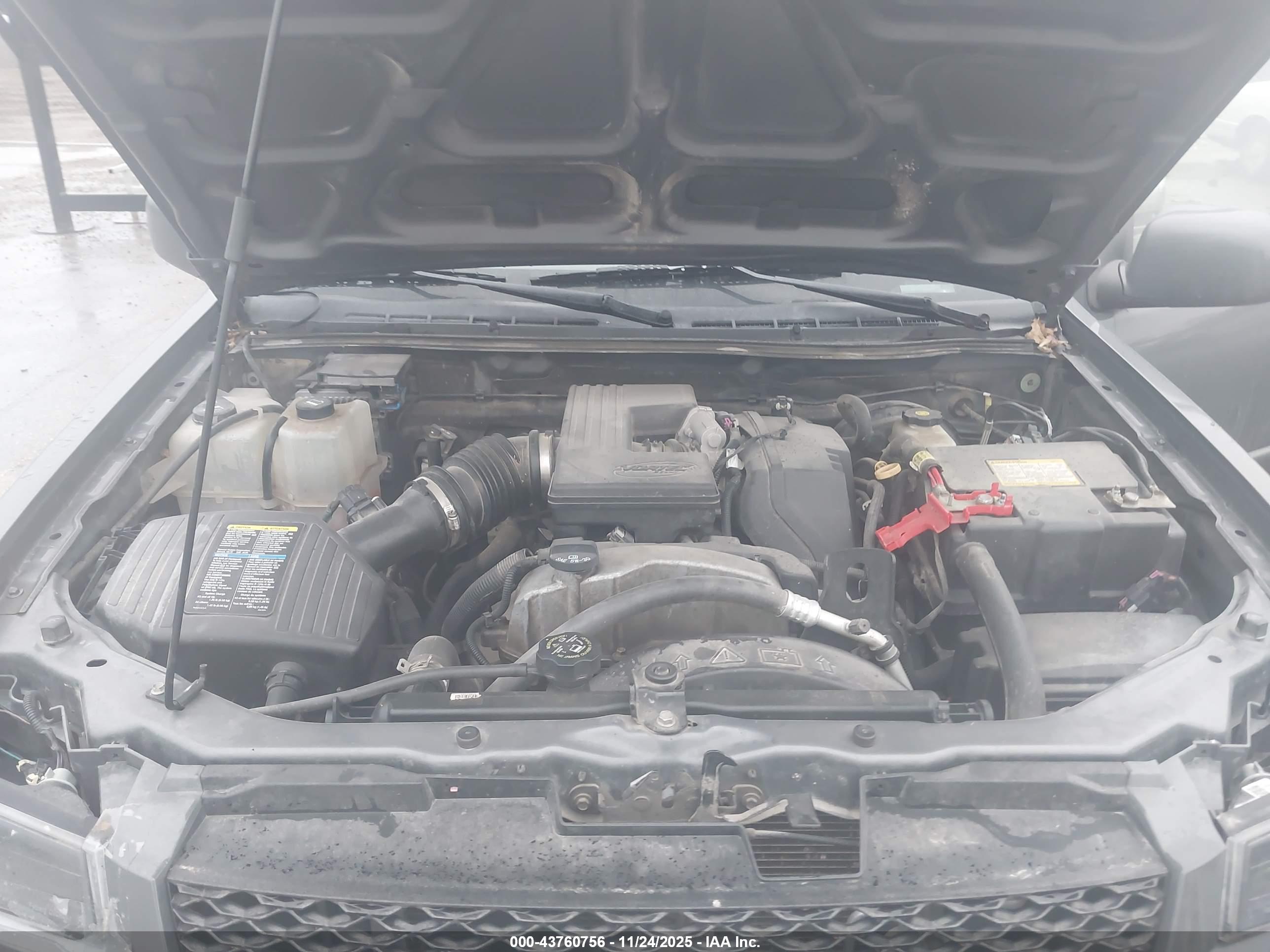 CHEVROLET COLORADO image 10