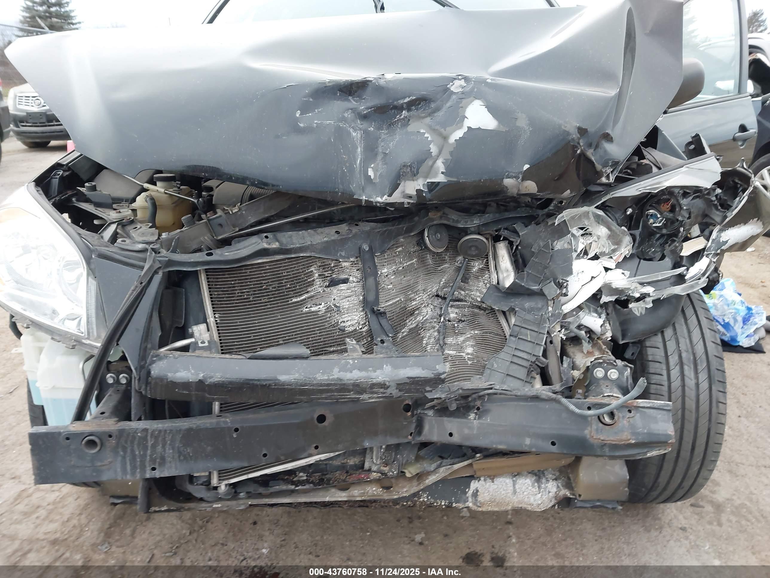 TOYOTA RAV4 image 6