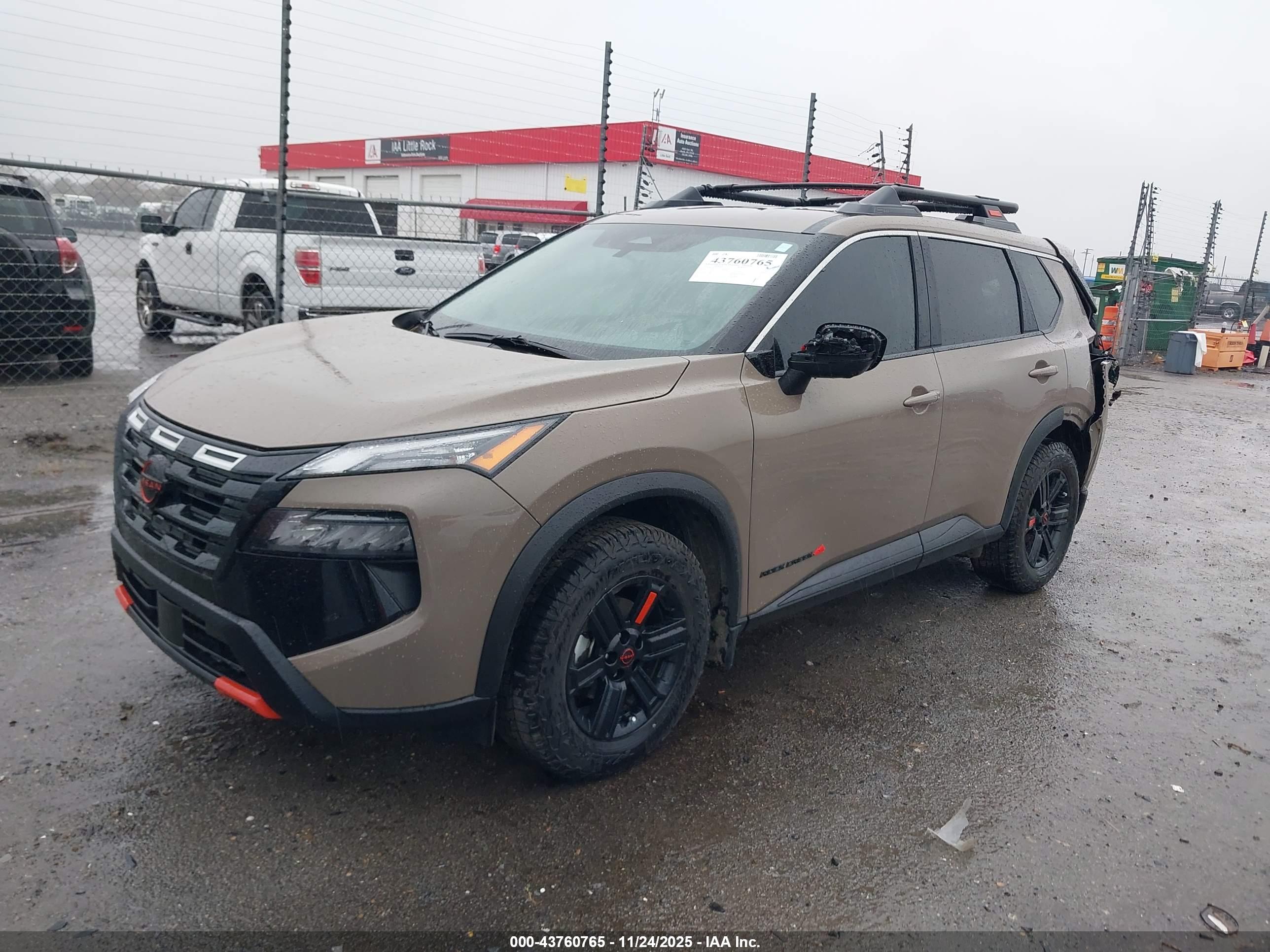 NISSAN ROGUE image 2