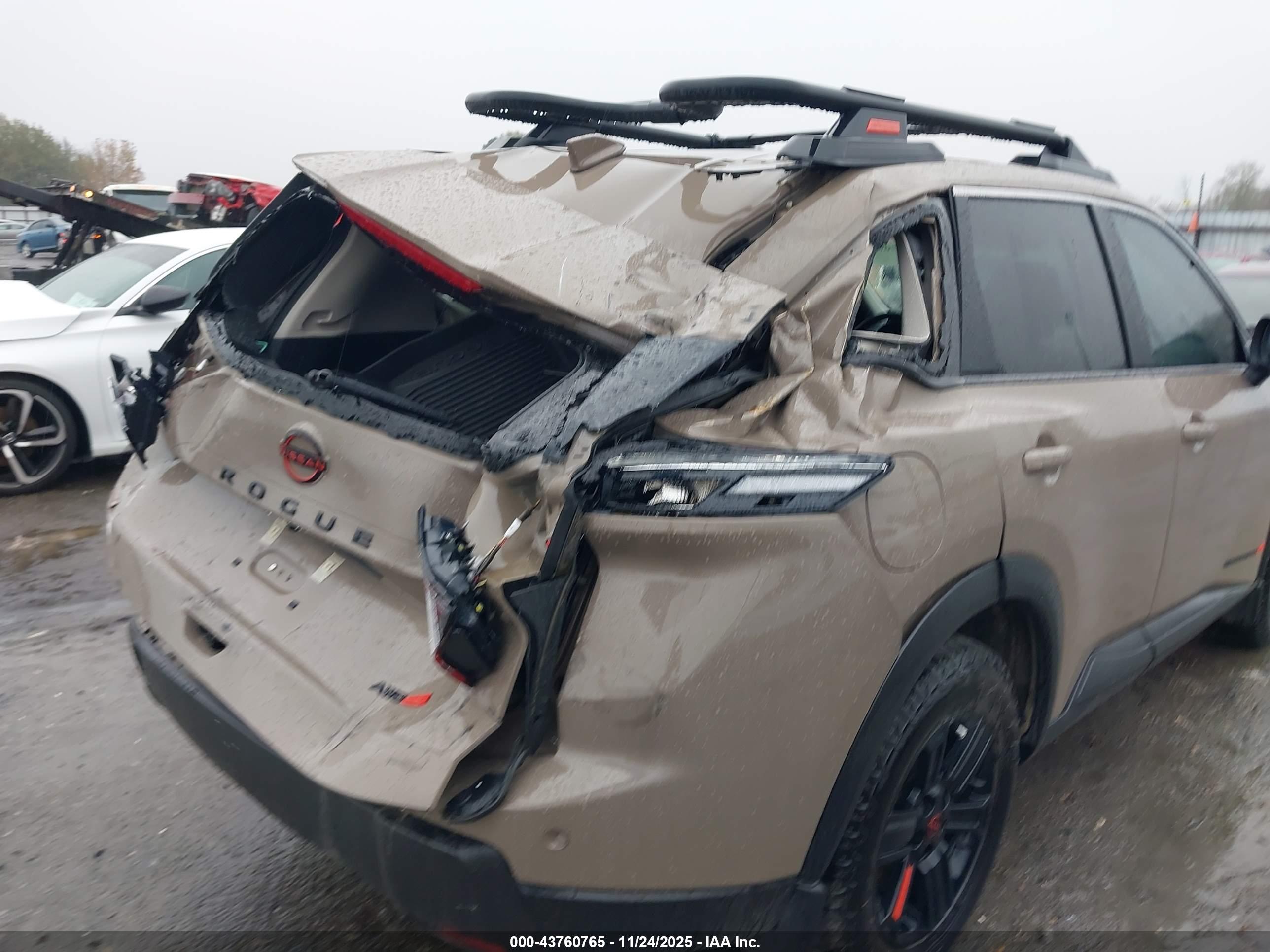 NISSAN ROGUE image 6