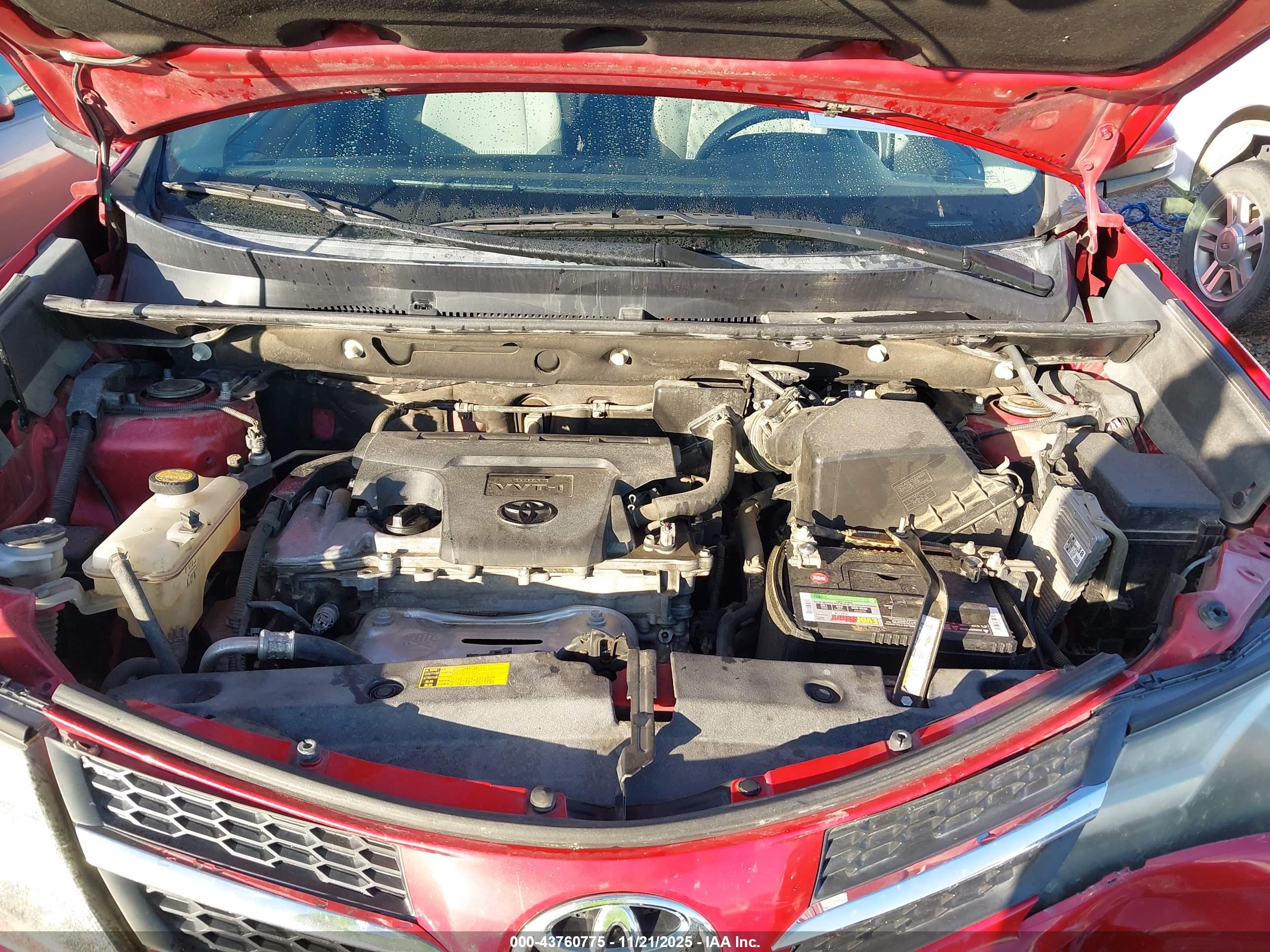 TOYOTA RAV4 image 10