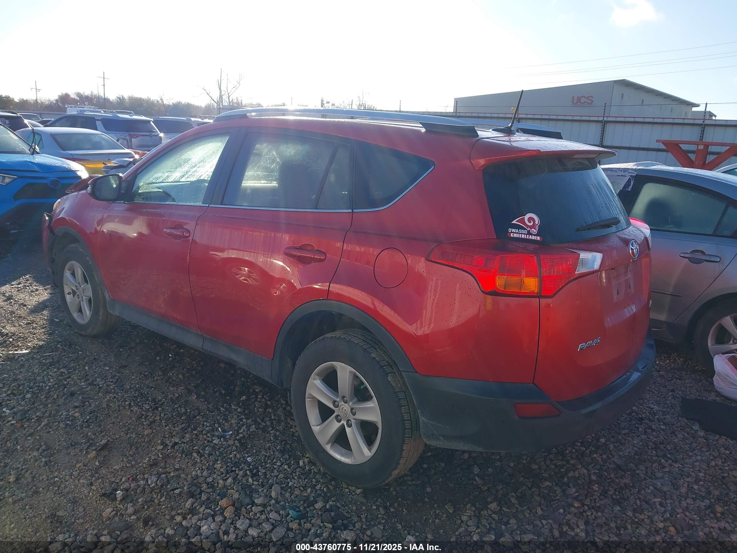TOYOTA RAV4 image 3