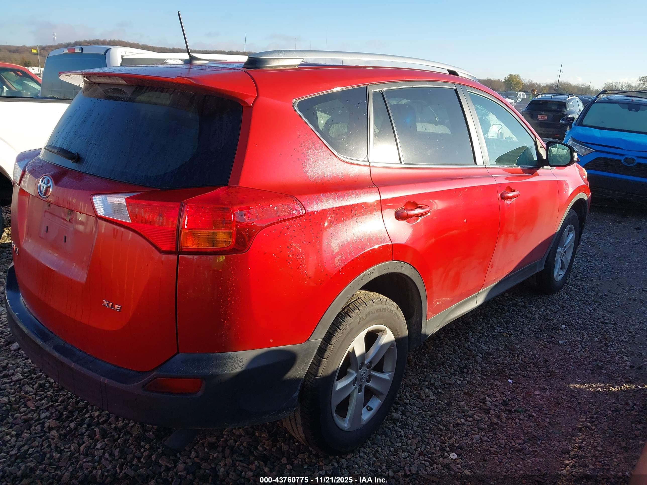 TOYOTA RAV4 image 4