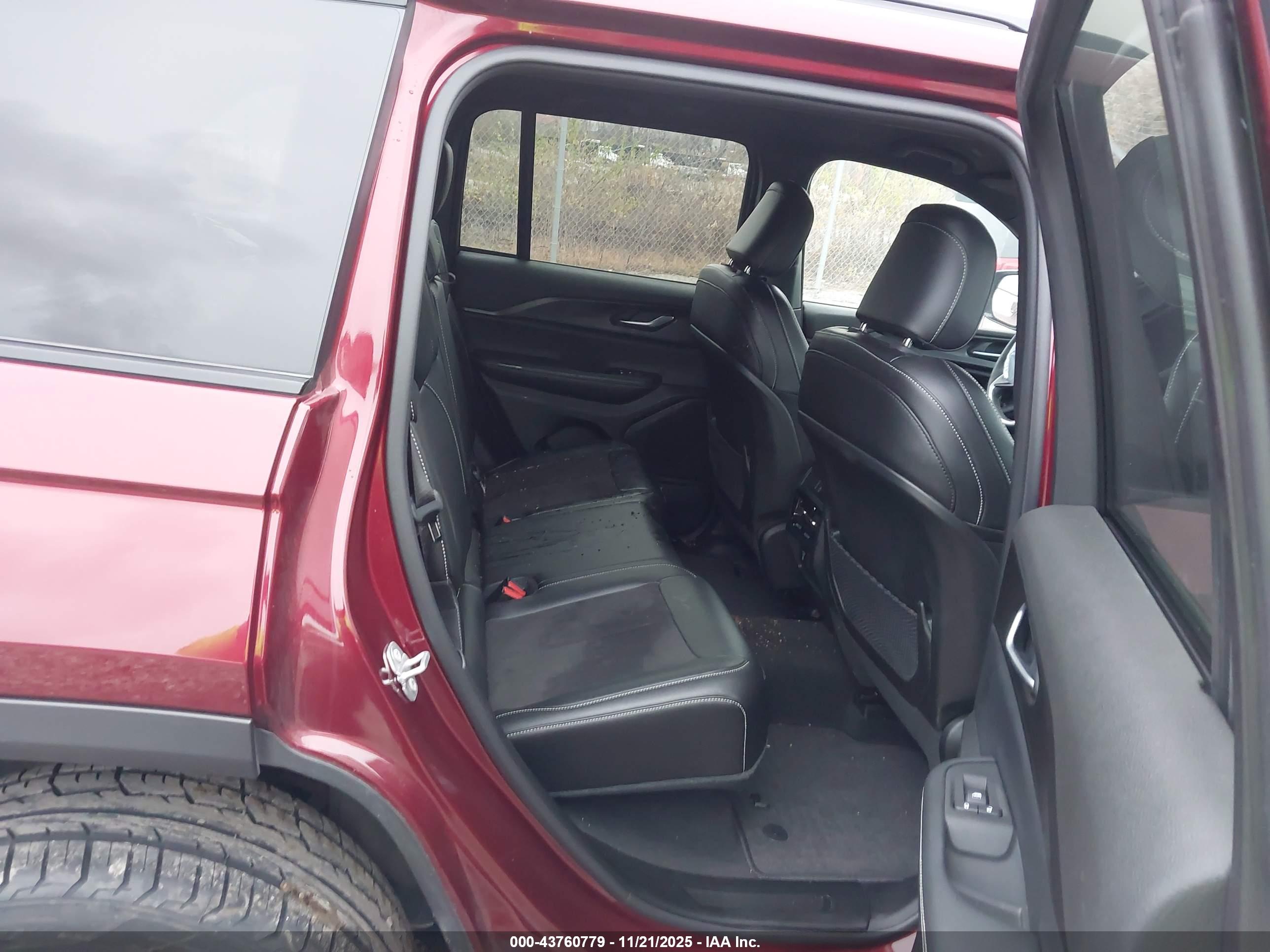 JEEP GRAND image 8