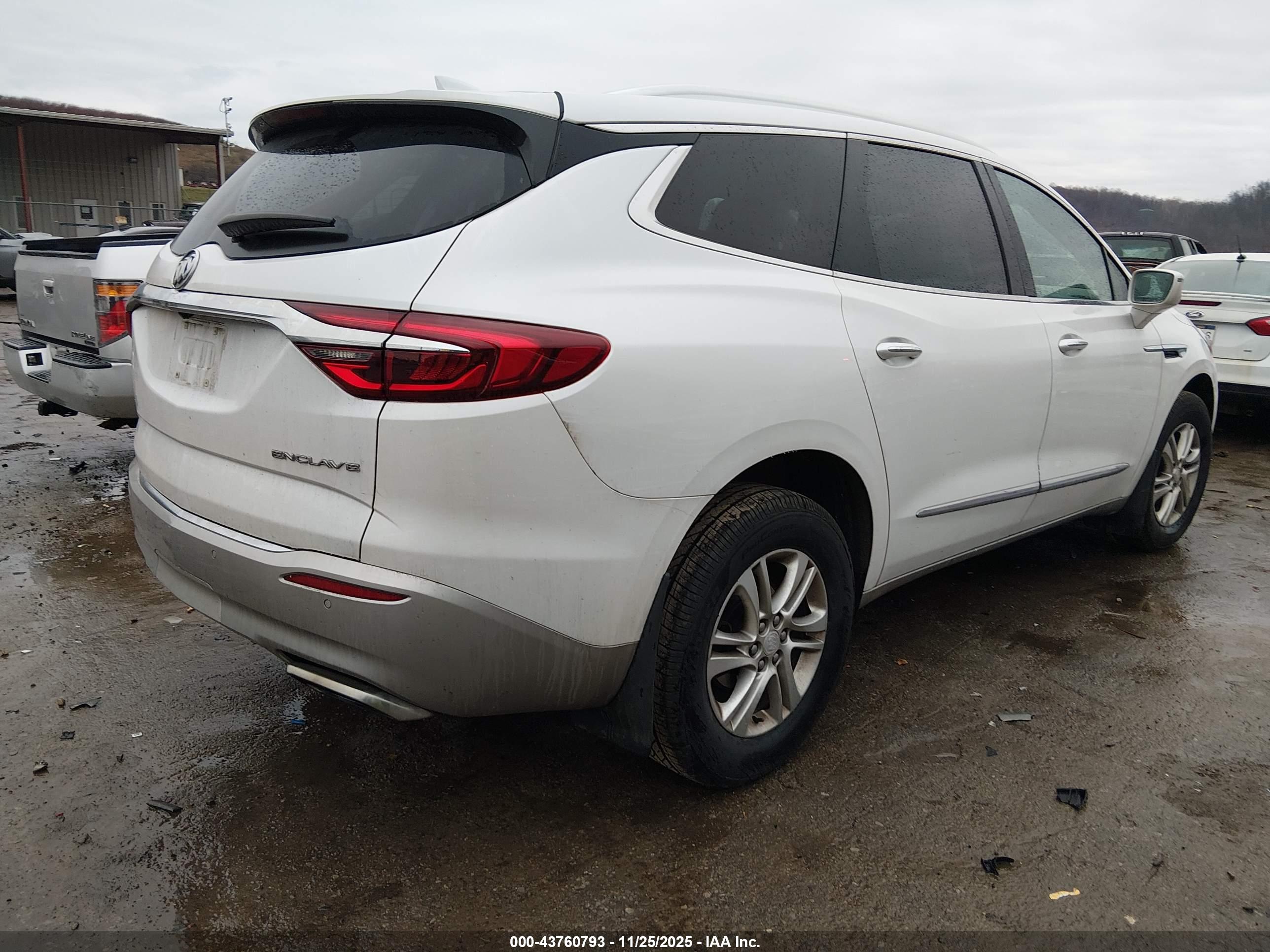 BUICK ENCLAVE image 4