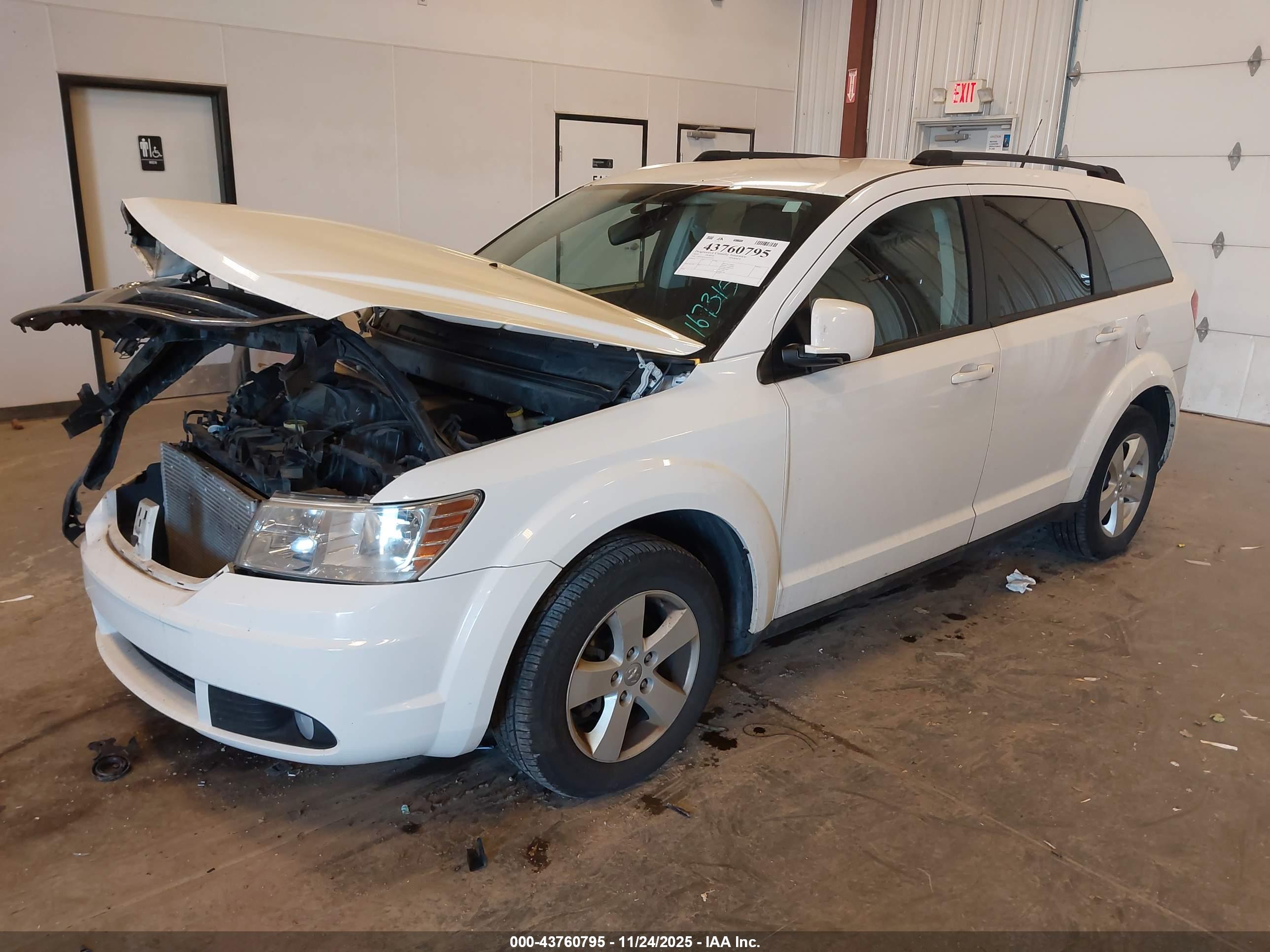 DODGE JOURNEY image 2