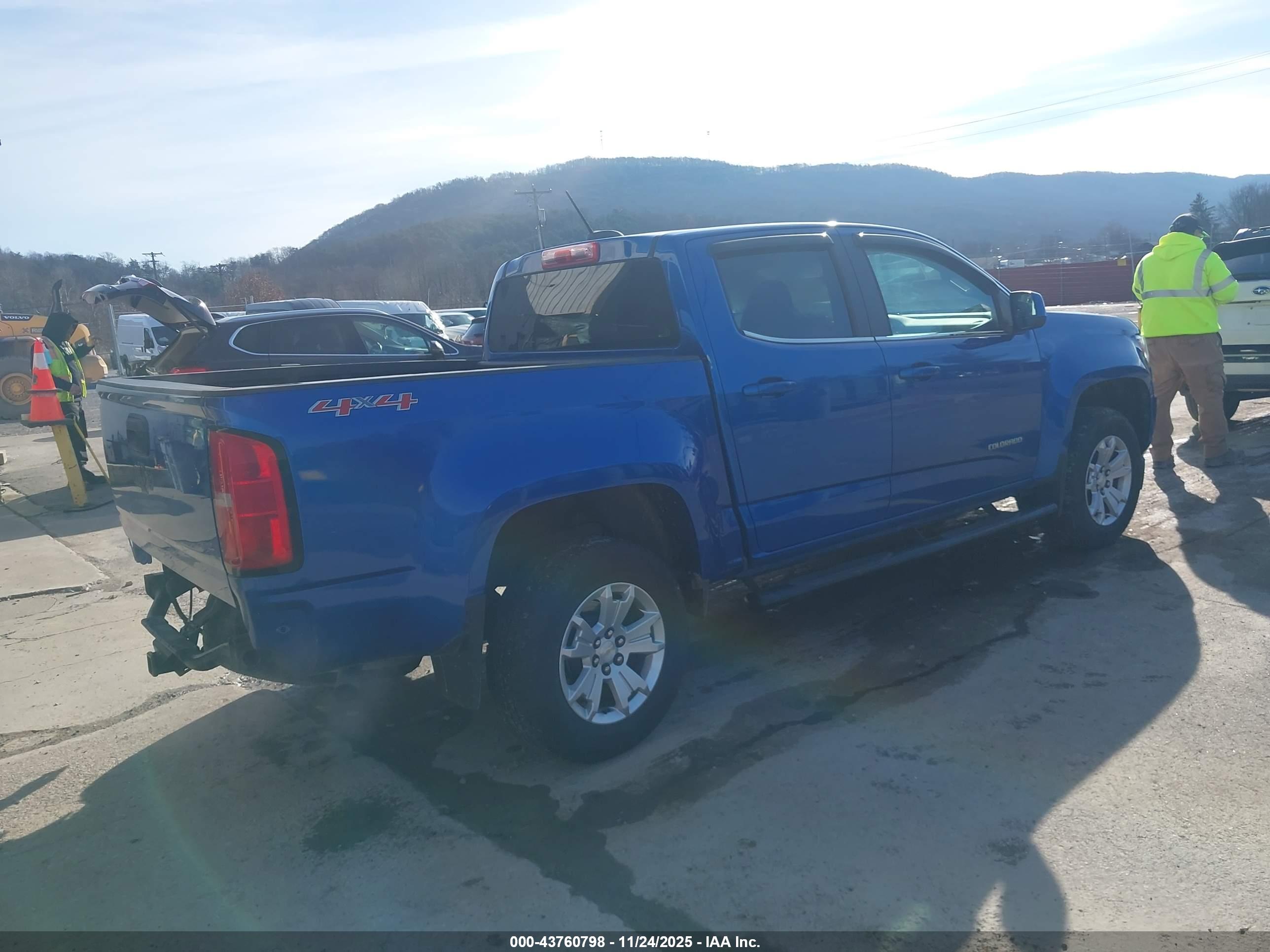 CHEVROLET COLORADO image 4