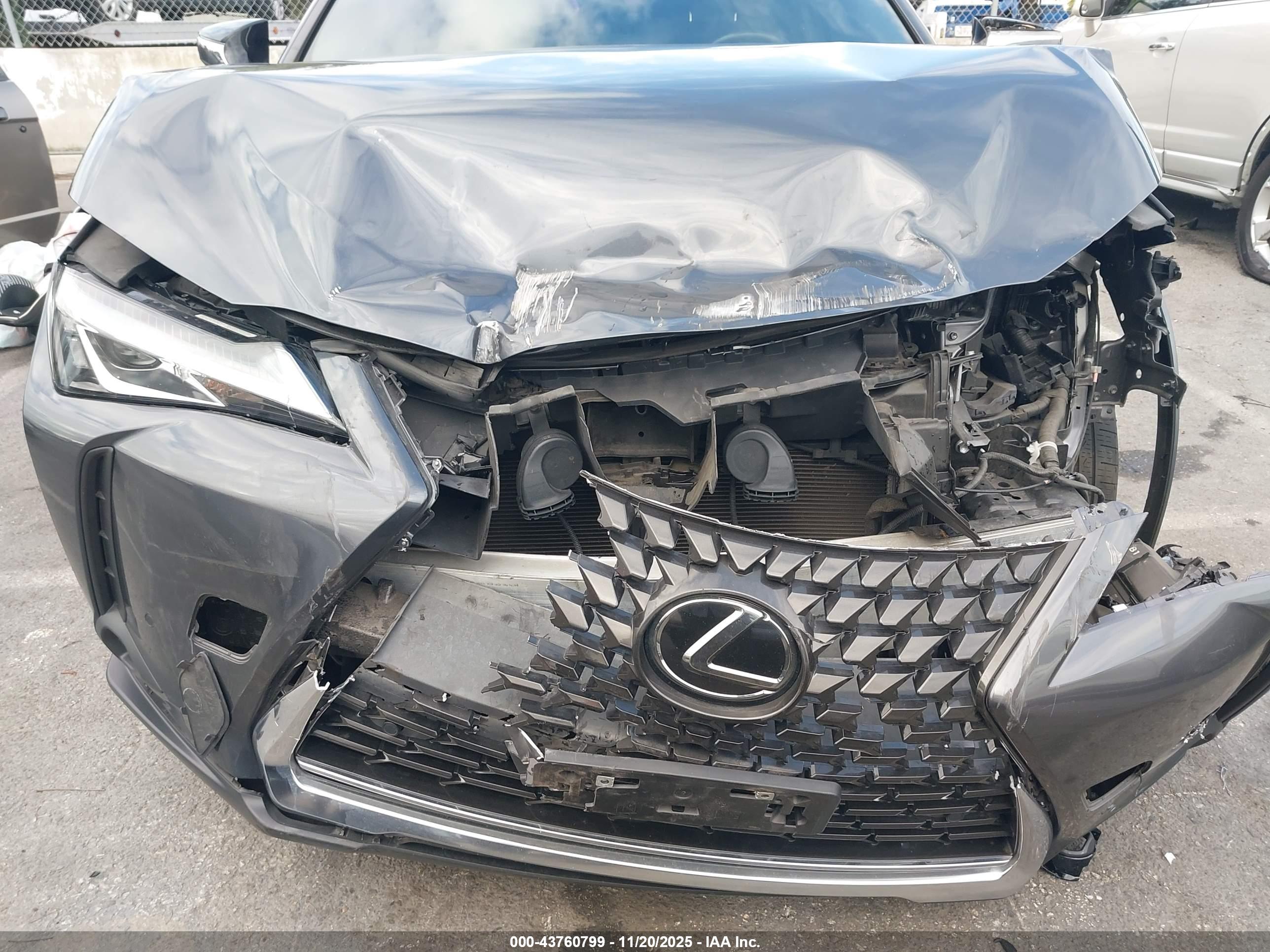 LEXUS UX image 6