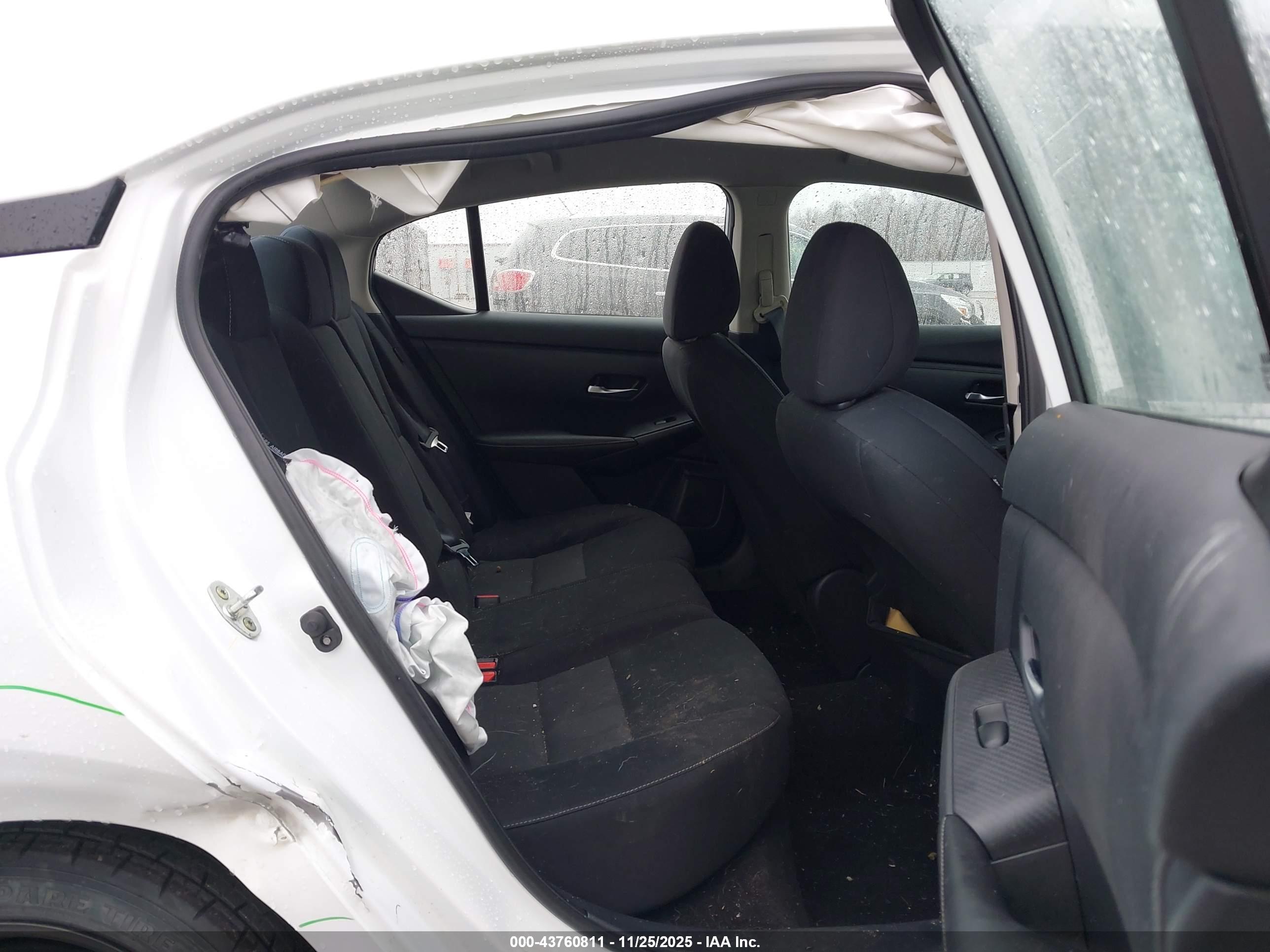NISSAN SENTRA image 8